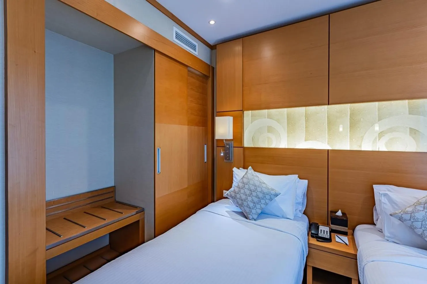 Bed in Carlton Downtown Hotel