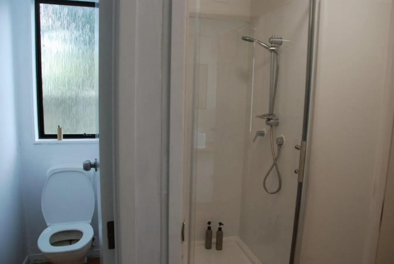 Bathroom in Aero Auckland Airport