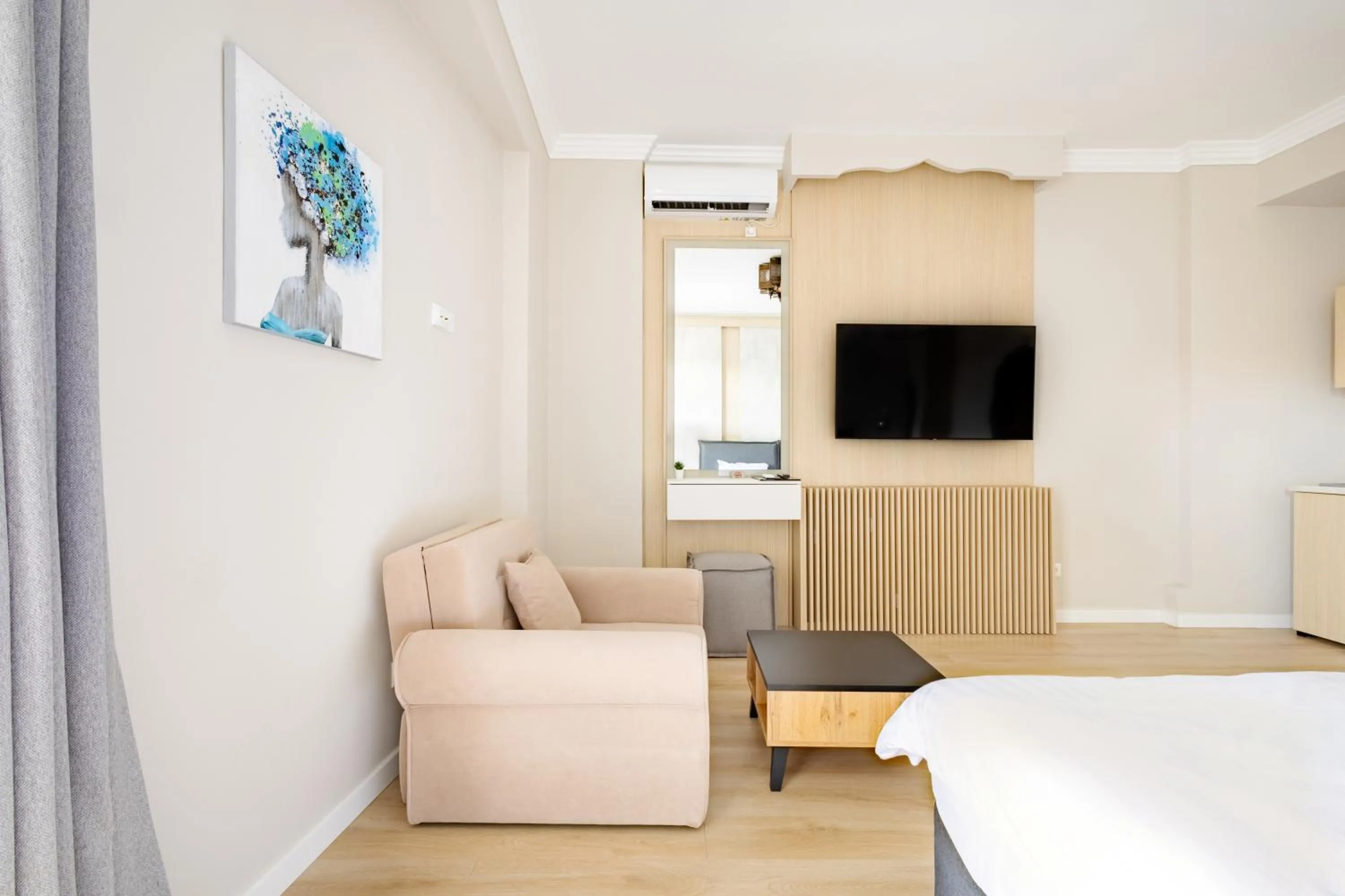 Bed in Piccolo Mondo by CityBookings