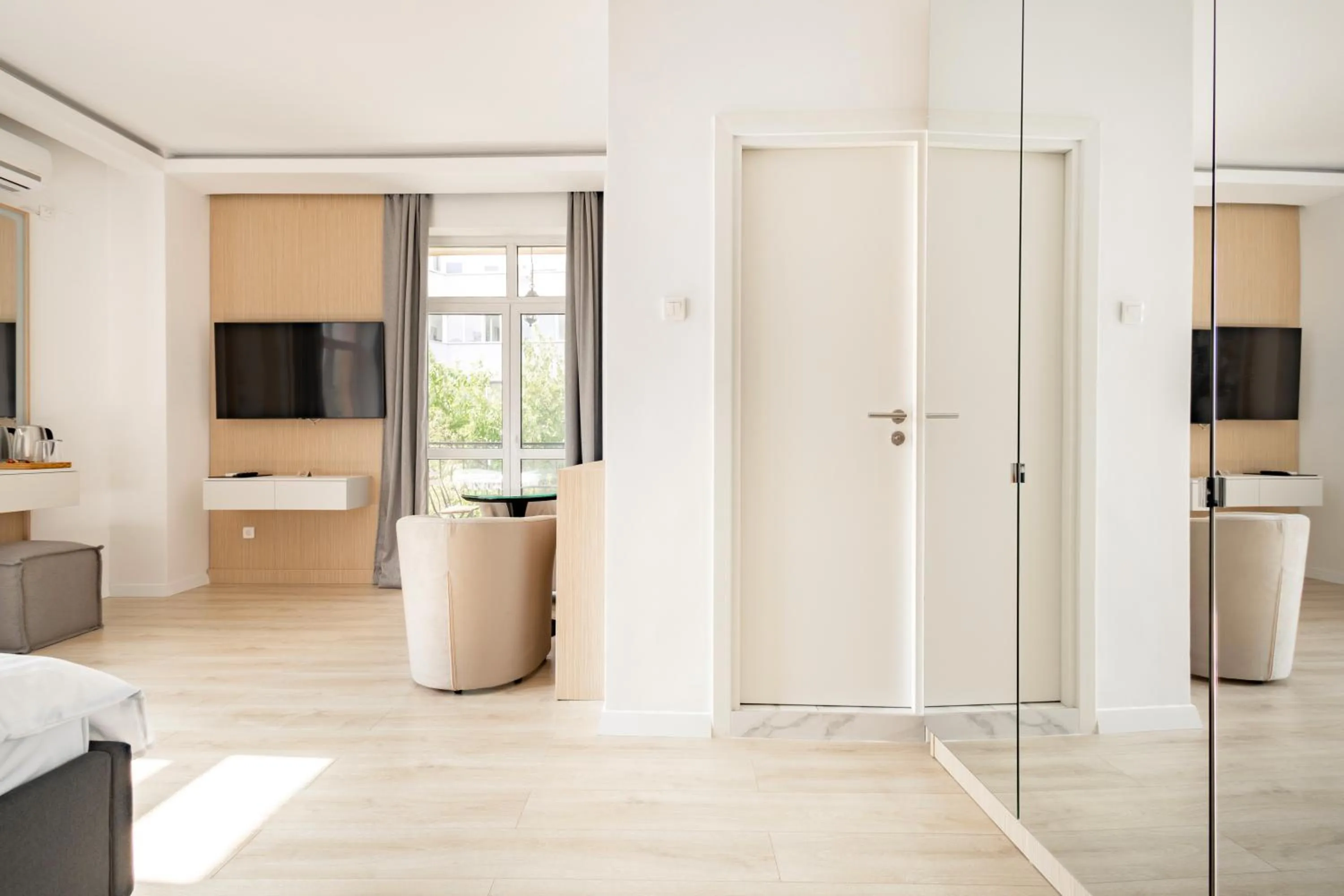 Photo of the whole room in Piccolo Mondo by CityBookings