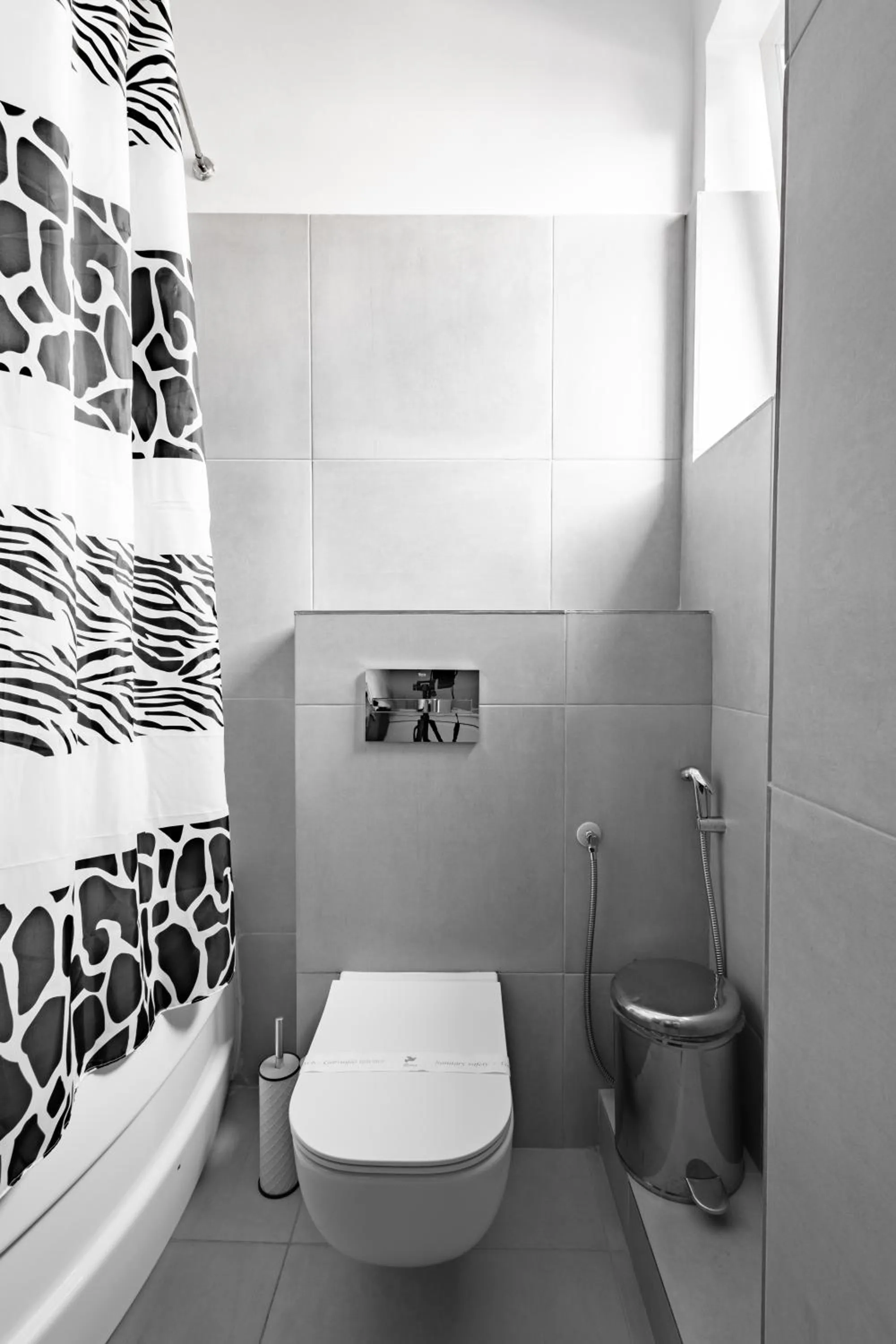 Toilet in Piccolo Mondo by CityBookings