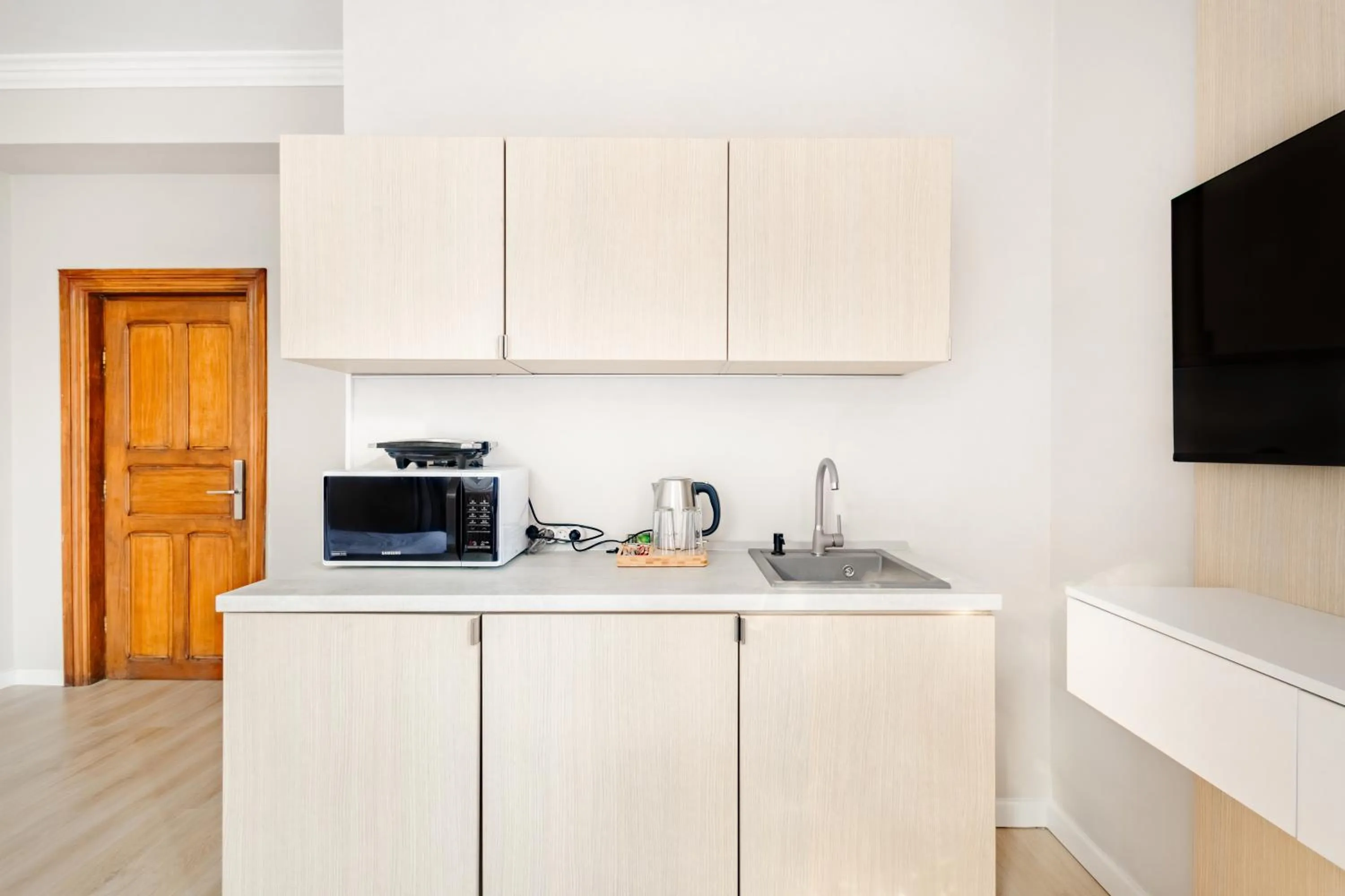 Coffee/tea facilities in Piccolo Mondo by CityBookings