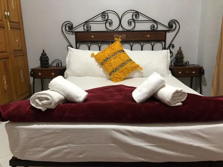 Breakfast, Bed in APPART AIGLE HOTEL