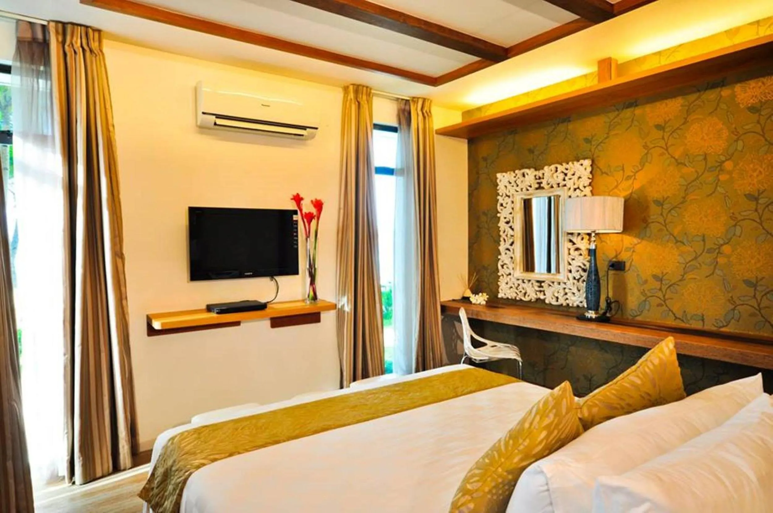 Photo of the whole room, Bed in Infinity Resort