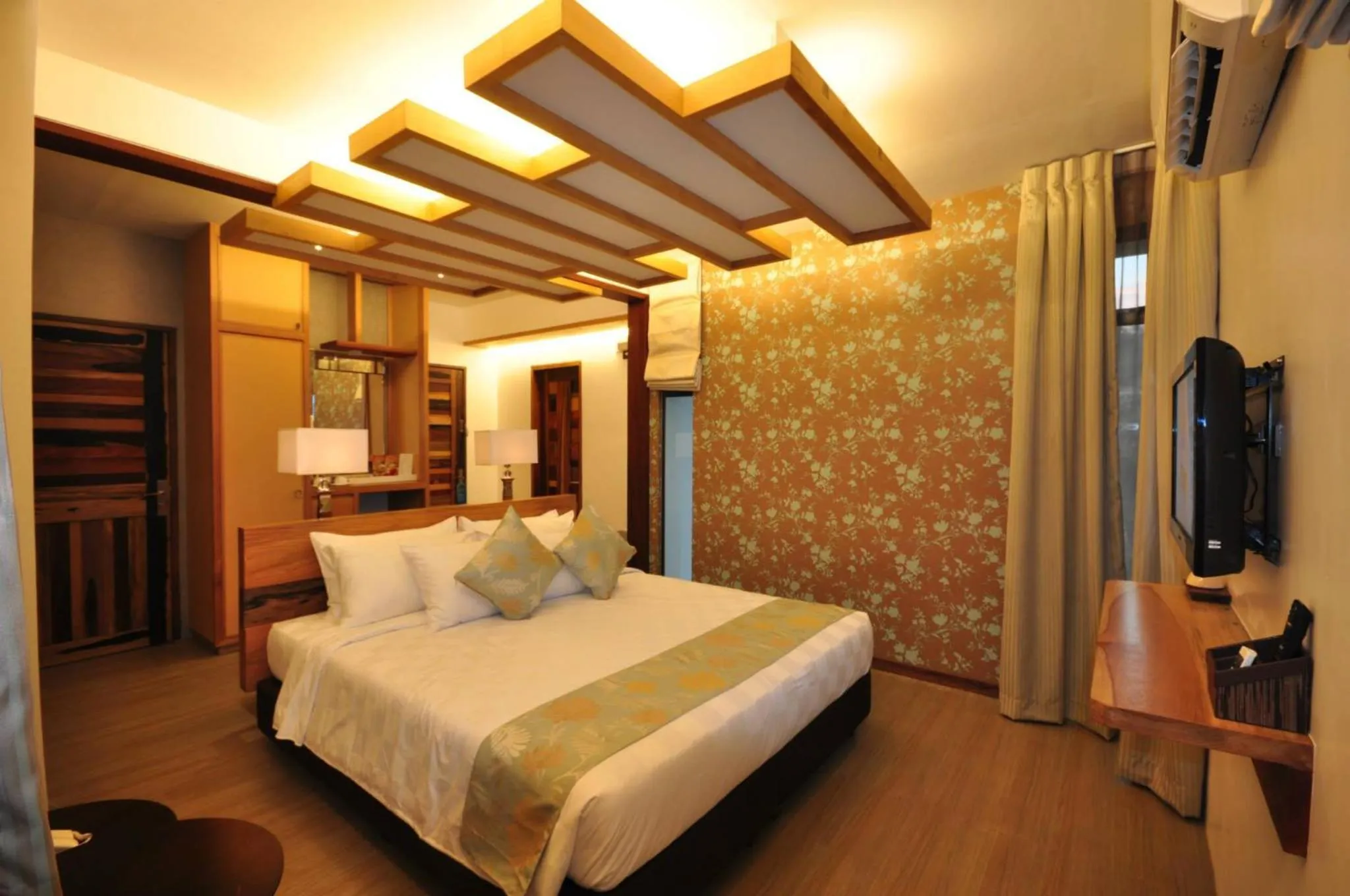 Photo of the whole room, Bed in Infinity Resort