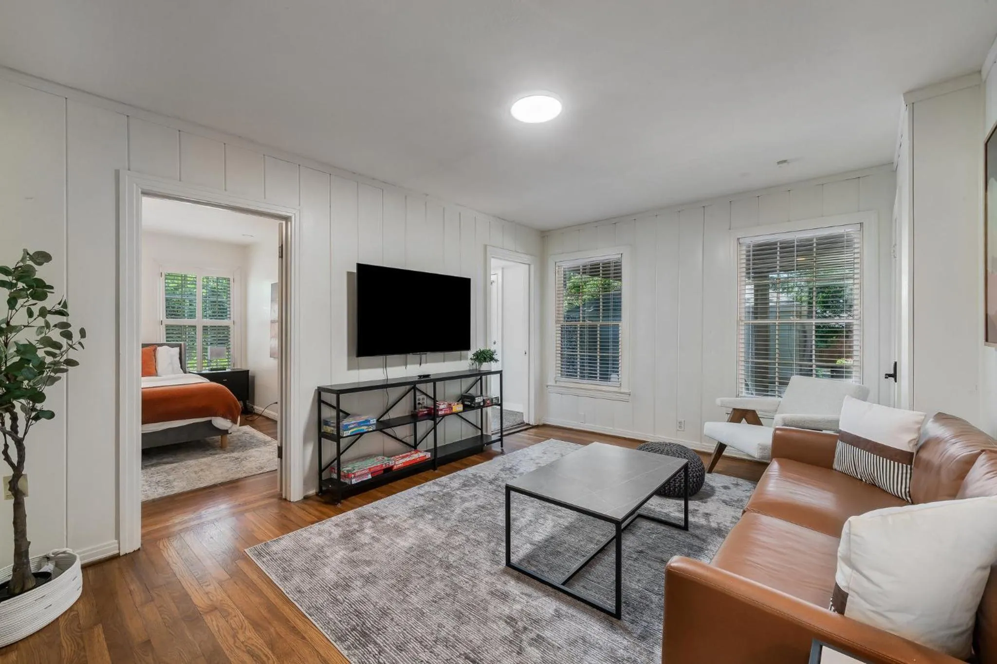 Sunset House - Luxury Pool and Hot Tub Retreat