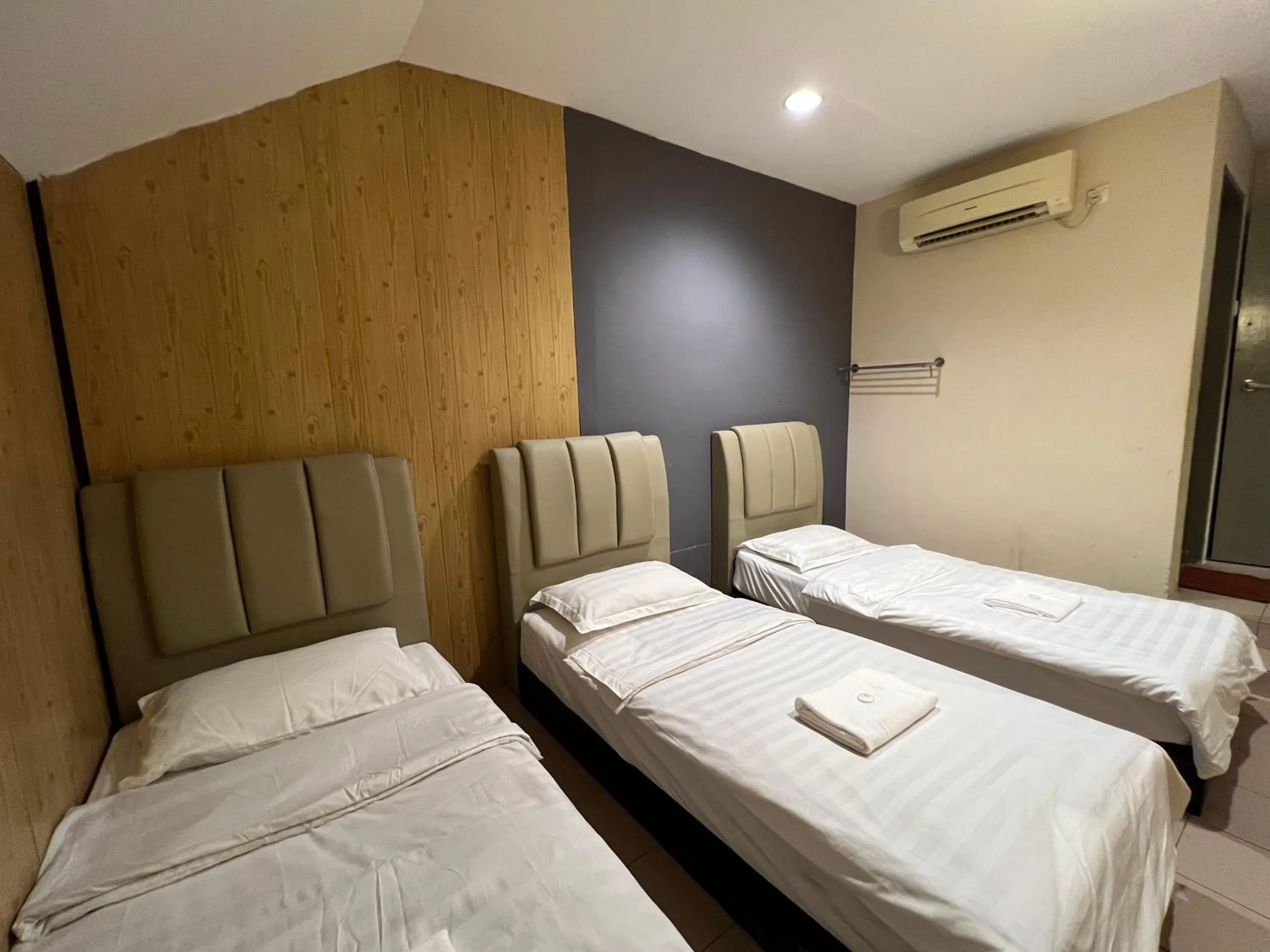 Bed in Pekan Budget Hotel
