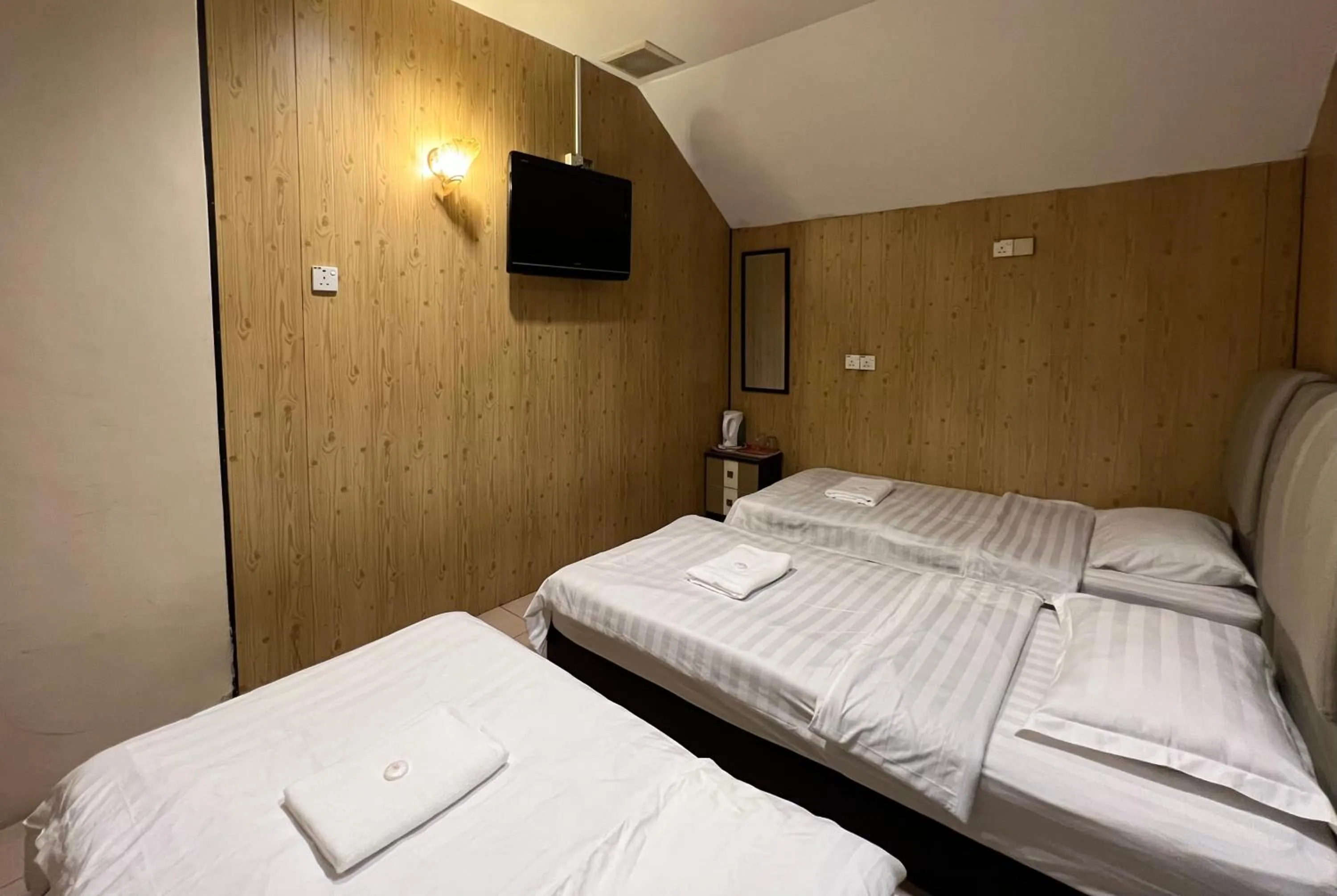 Bed in Pekan Budget Hotel