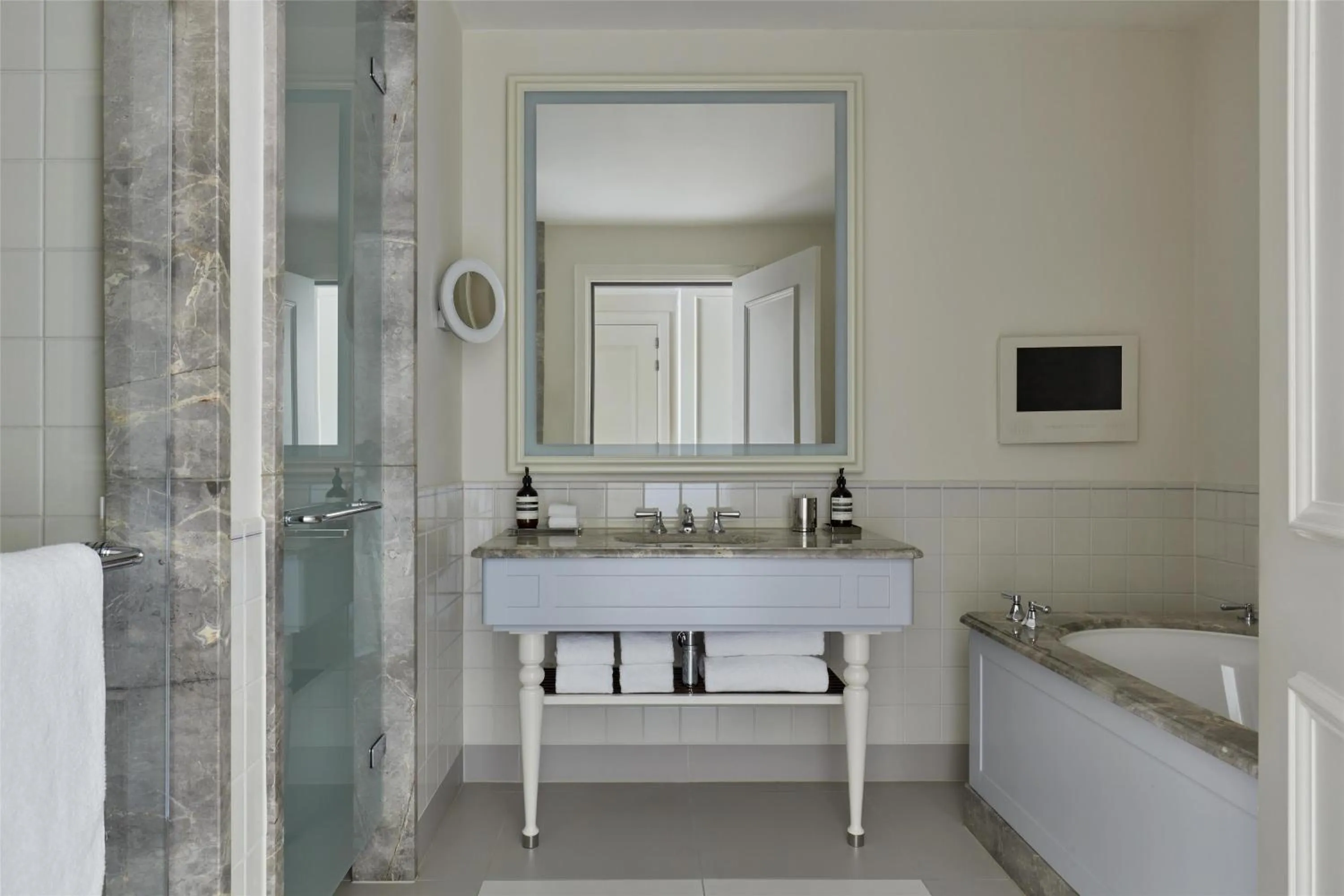 Bathroom, Bed in Waldorf Astoria Amsterdam