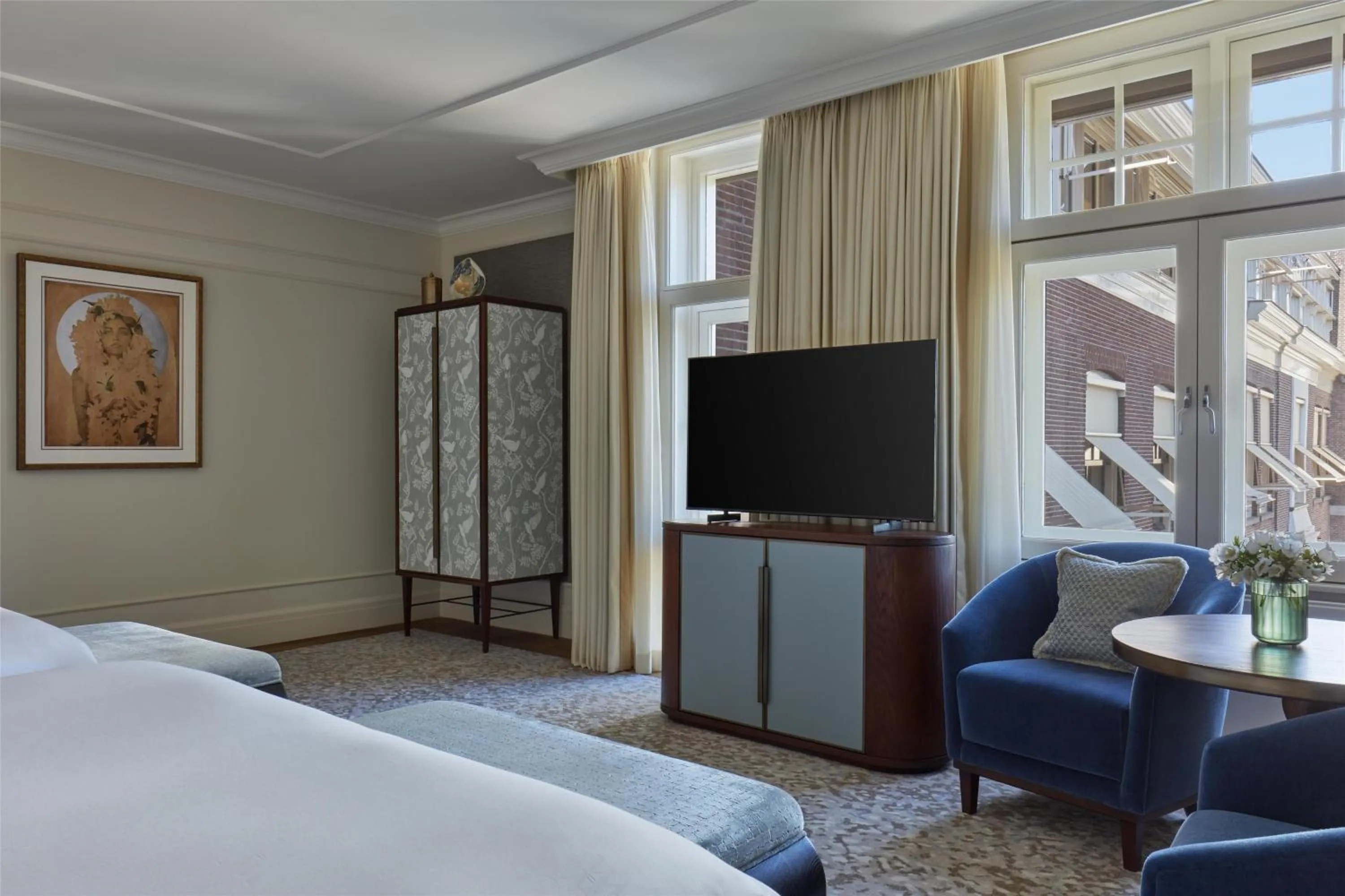 Living room, Bed in Waldorf Astoria Amsterdam