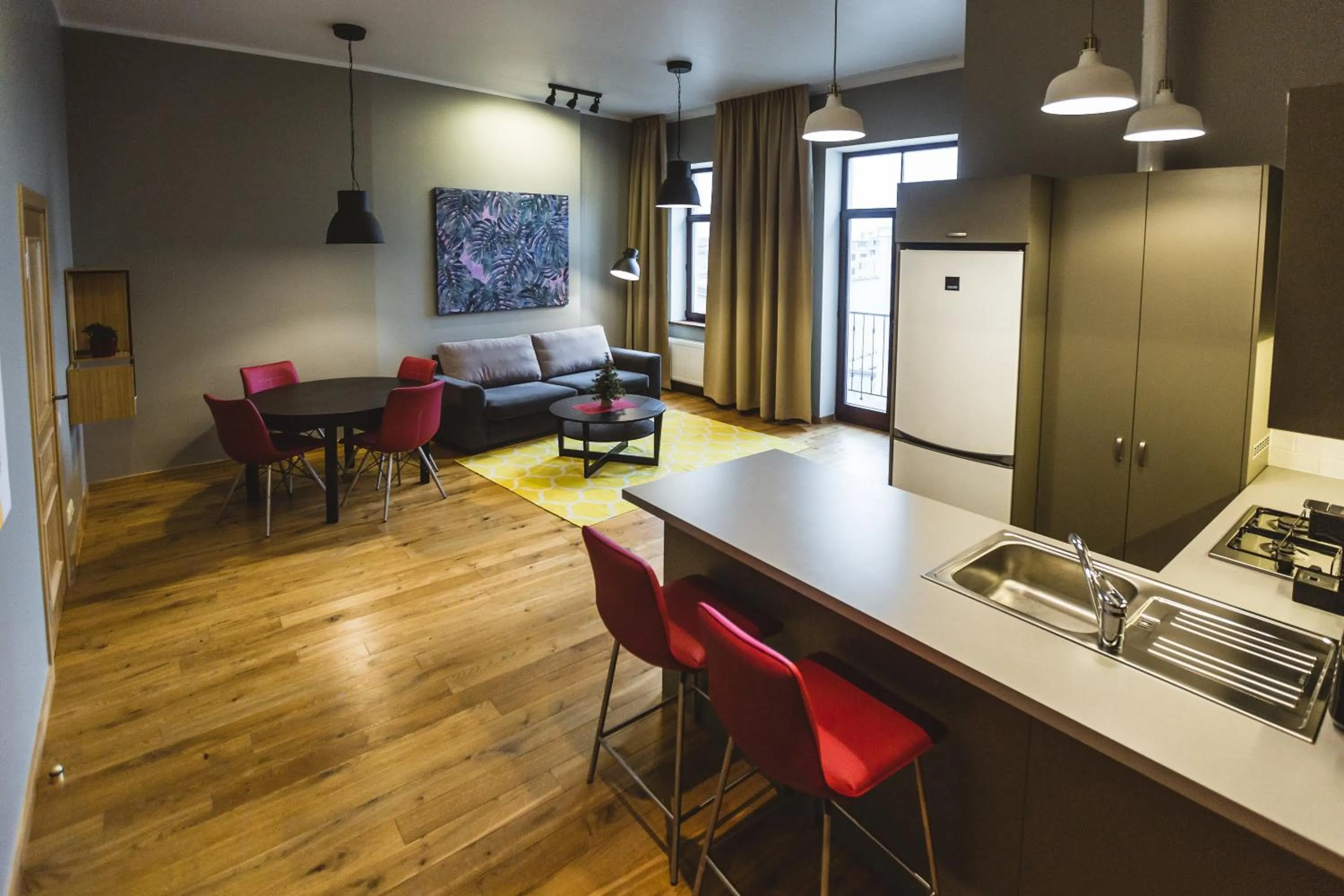 Kitchen or kitchenette in Riga Lux Apartments - Ernesta, Free parking