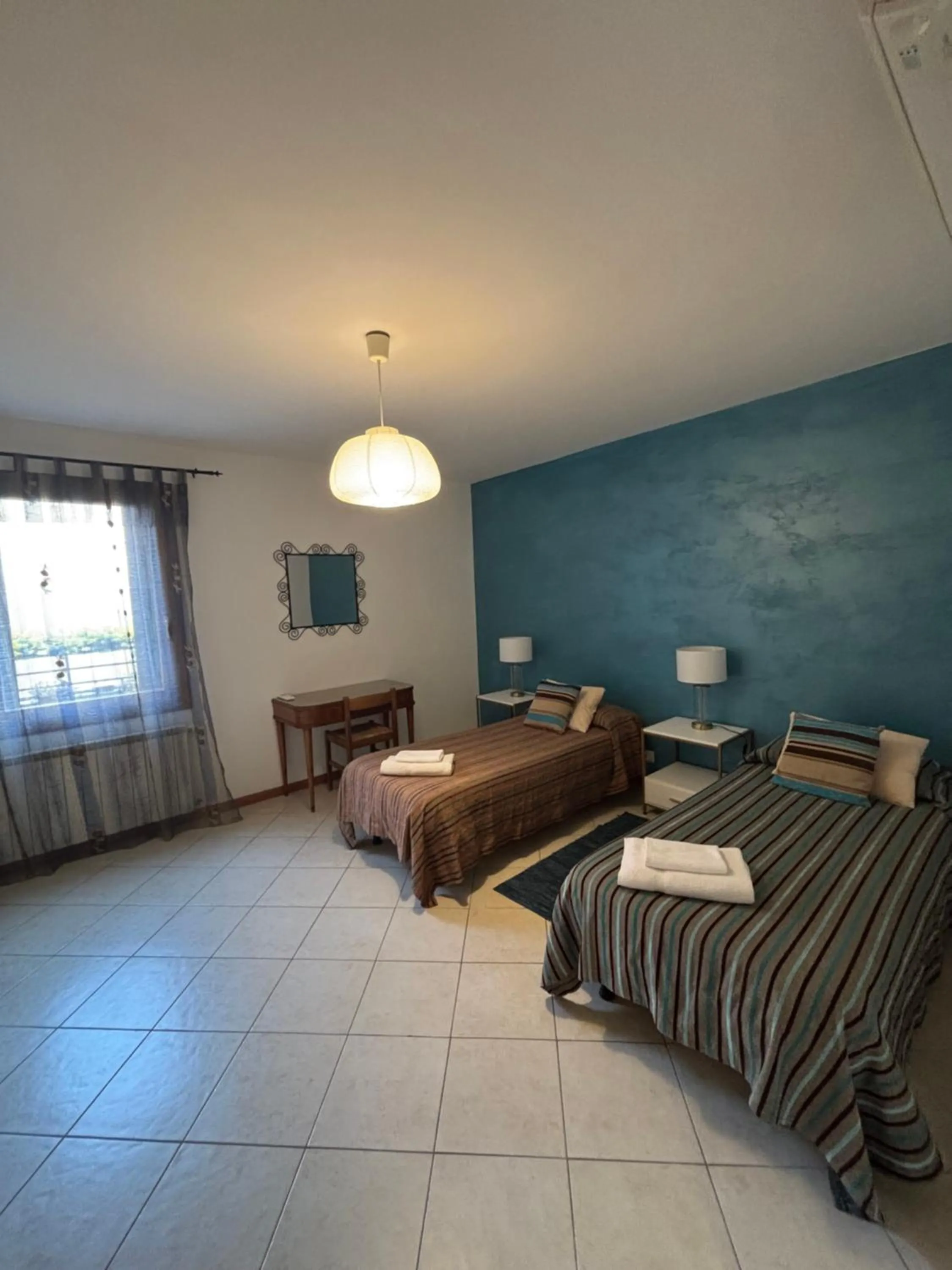 Bedroom, Bed in Ali