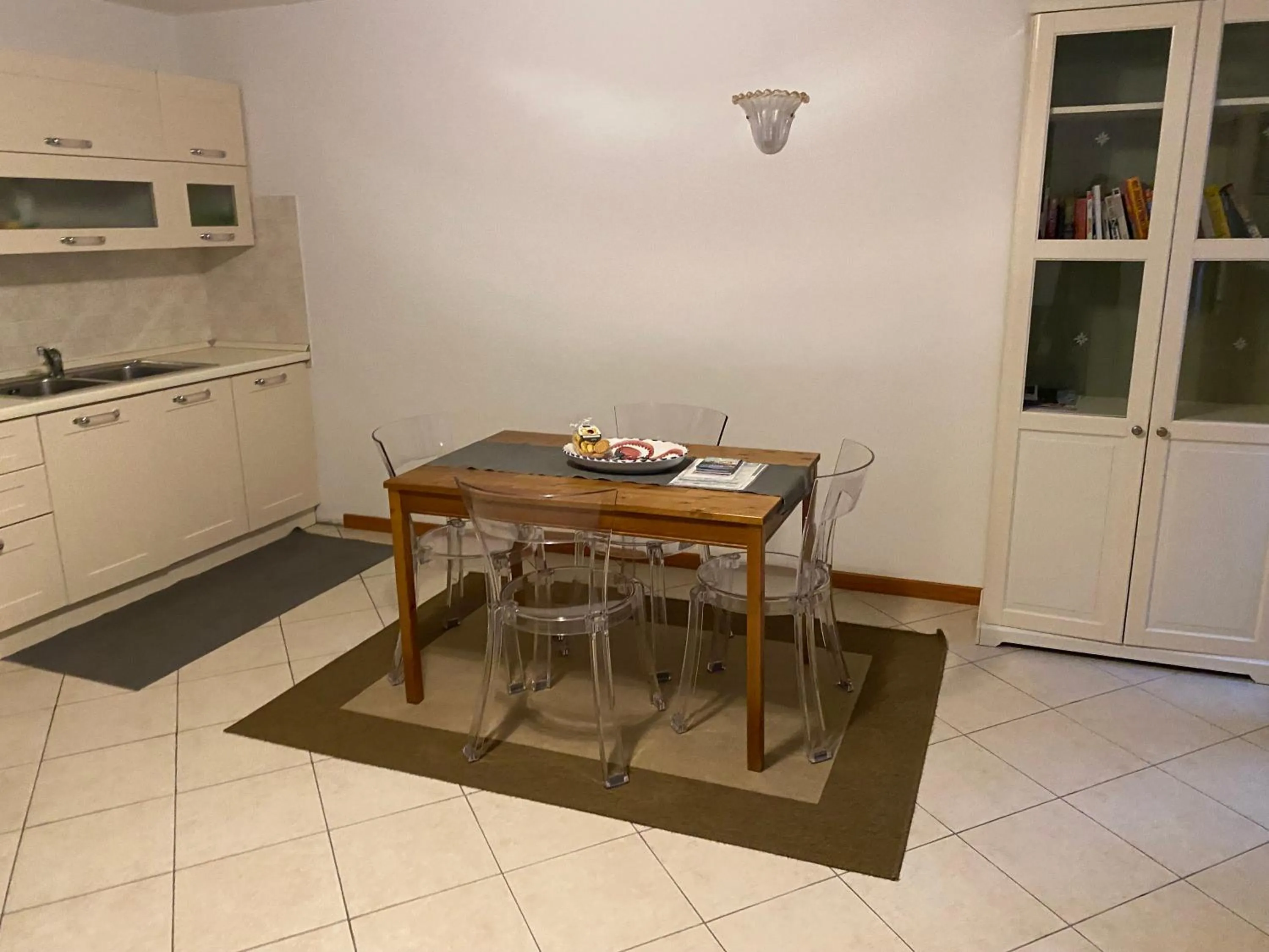 Dining area in Ali