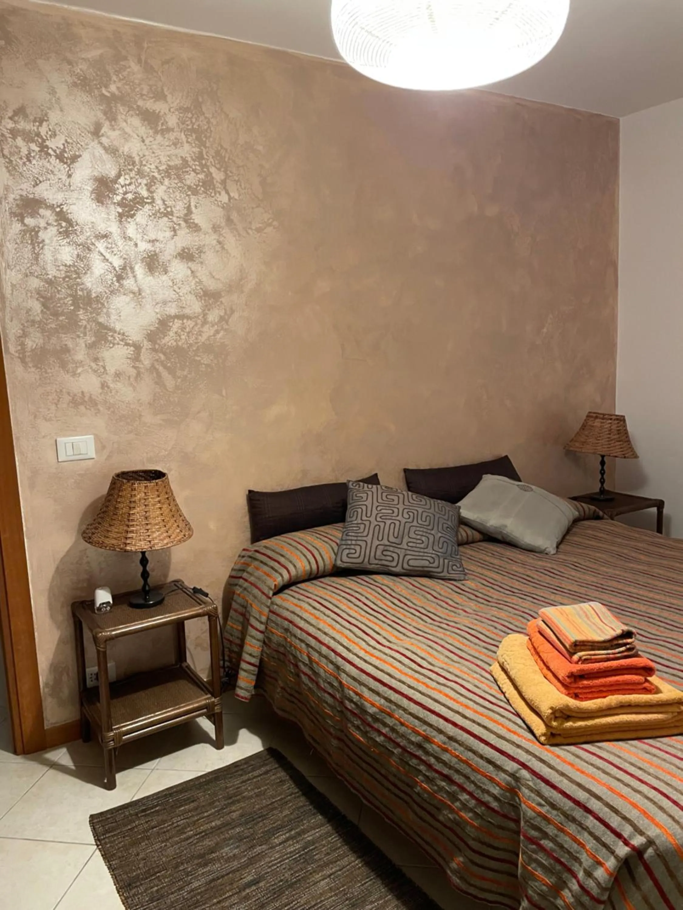 Bedroom, Bed in Ali