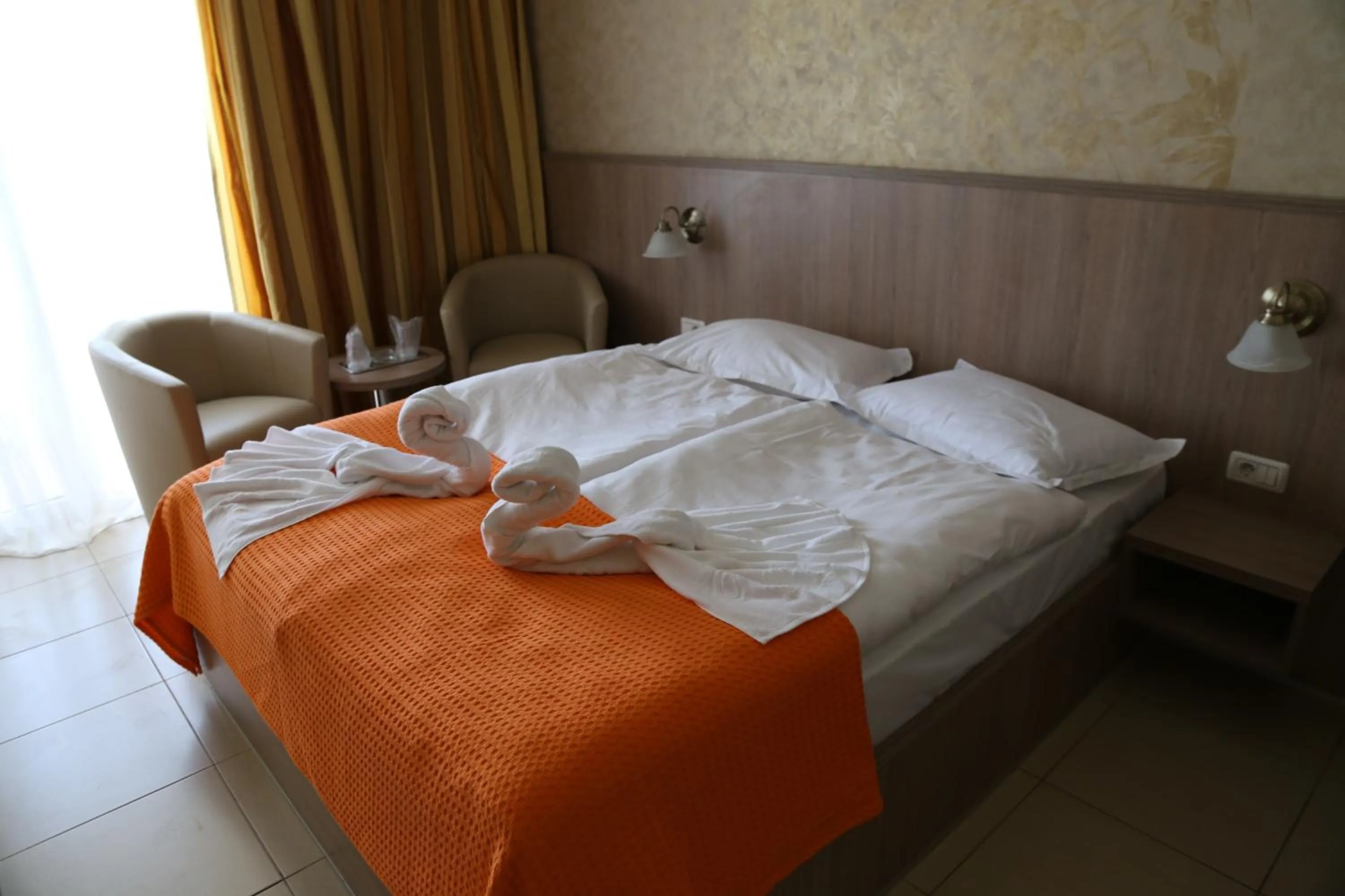 Photo of the whole room, Bed in Hotel Piccadilly