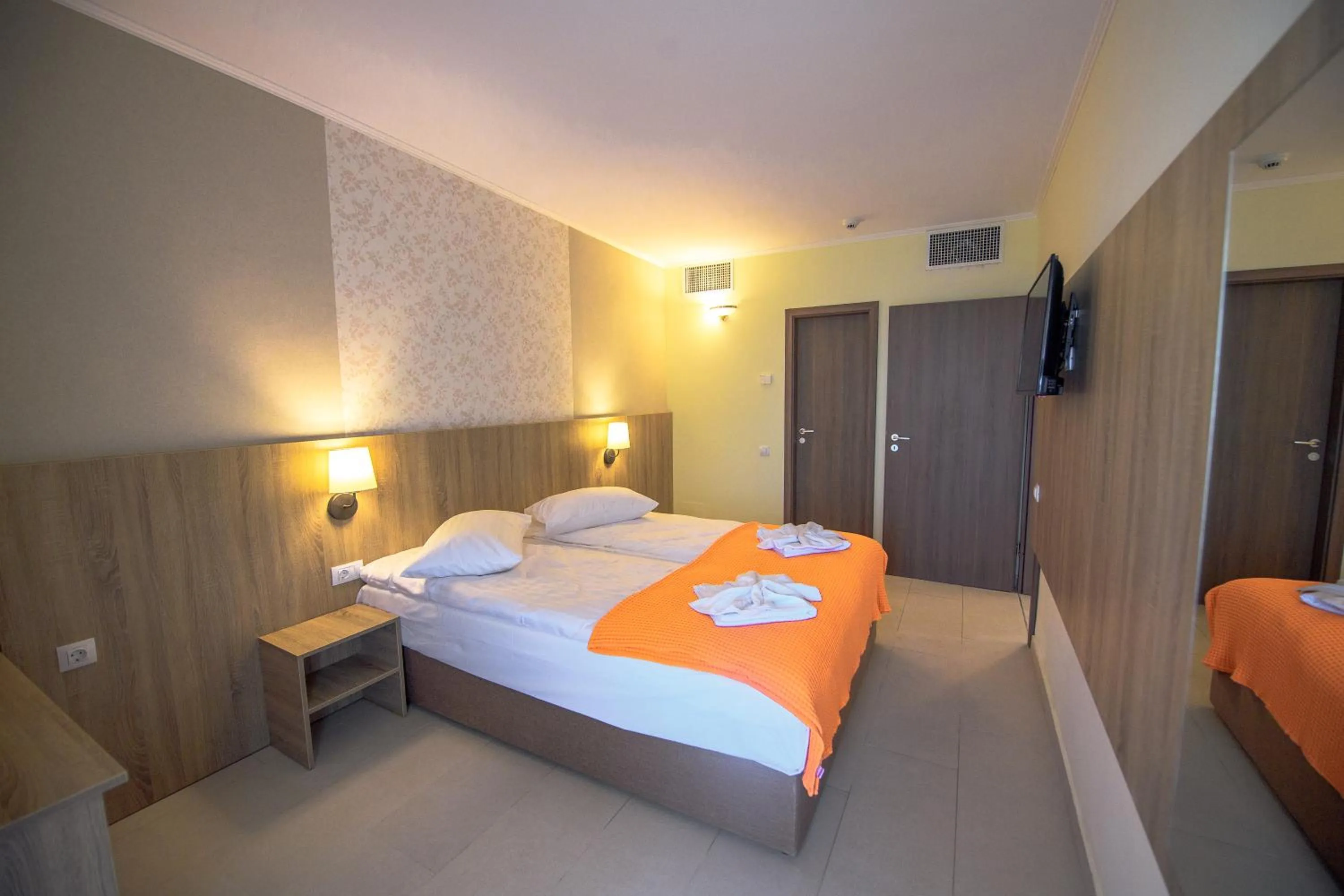 Bedroom, Bed in Hotel Piccadilly