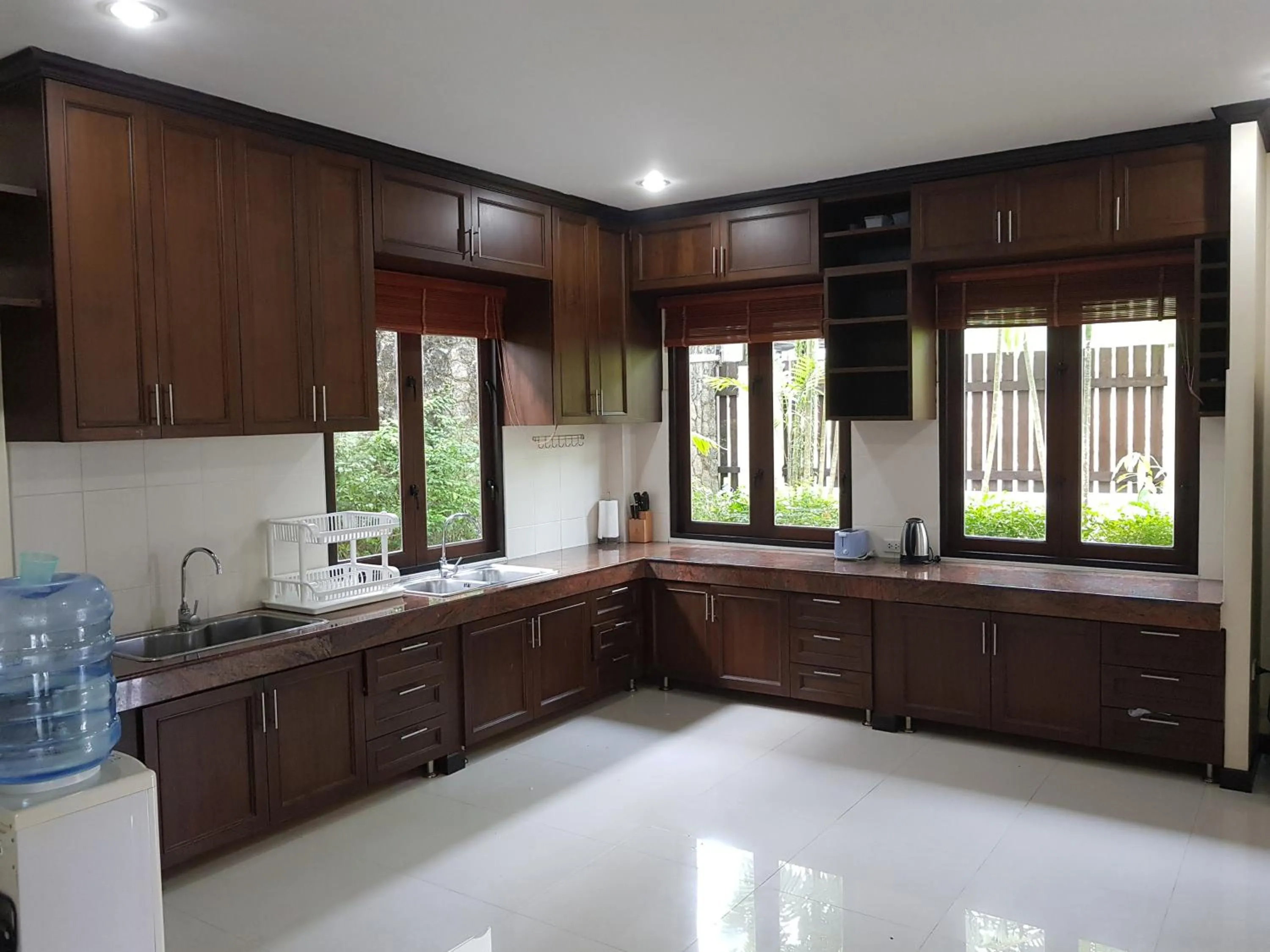 Kitchen or kitchenette in ViewPoint Villa