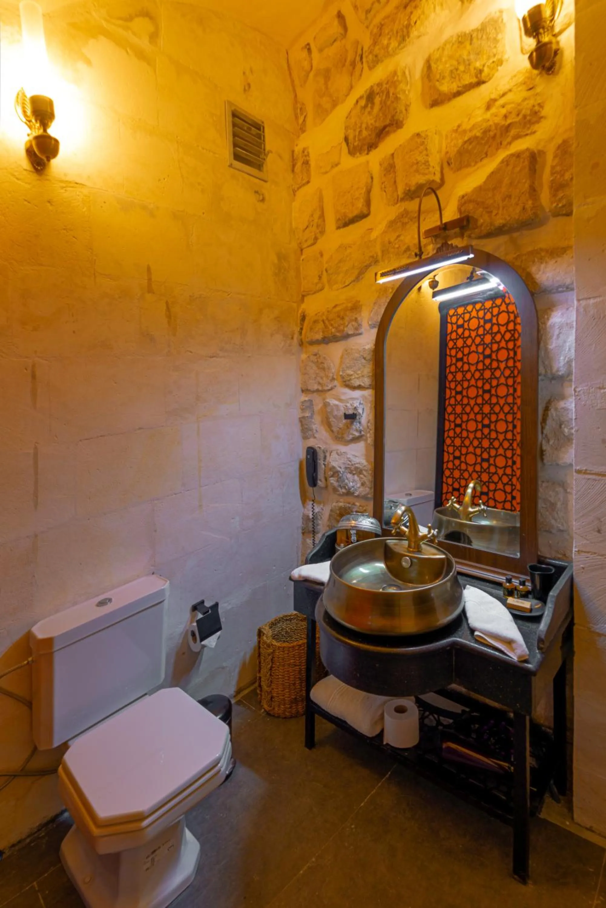 Bathroom in Mardius Tarihi Konak