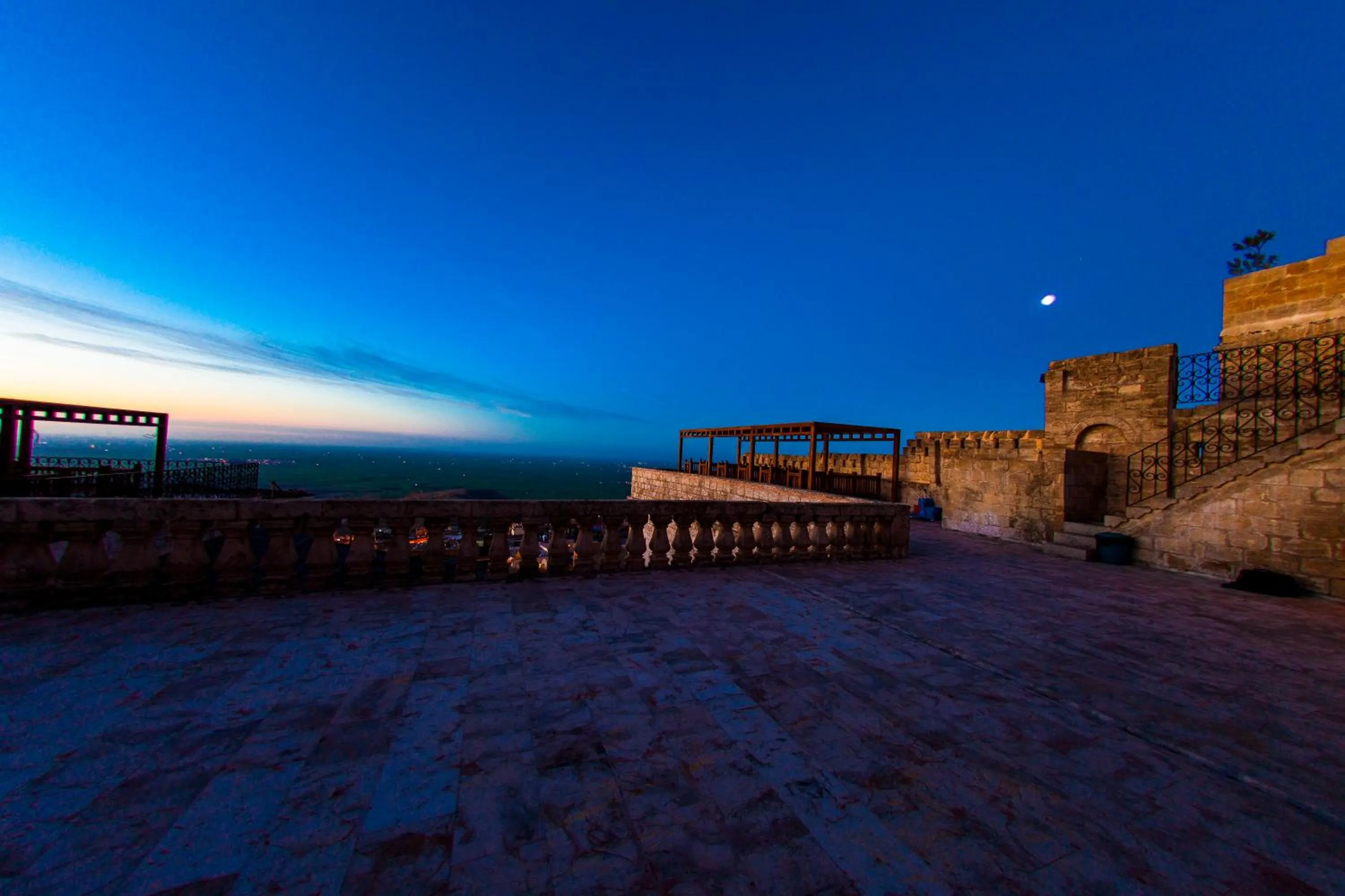 Facade/entrance in Mardius Tarihi Konak