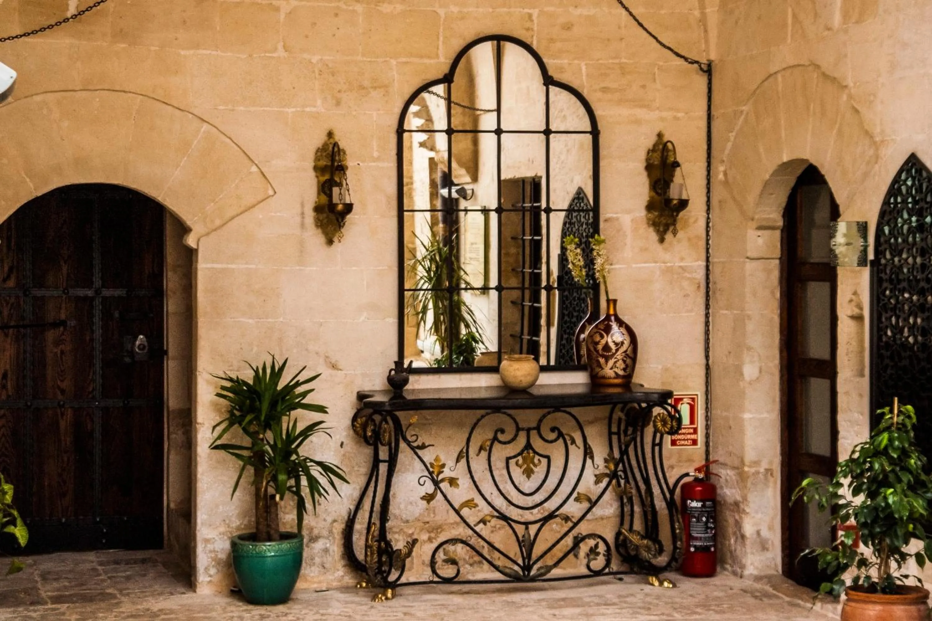 Decorative detail in Mardius Tarihi Konak