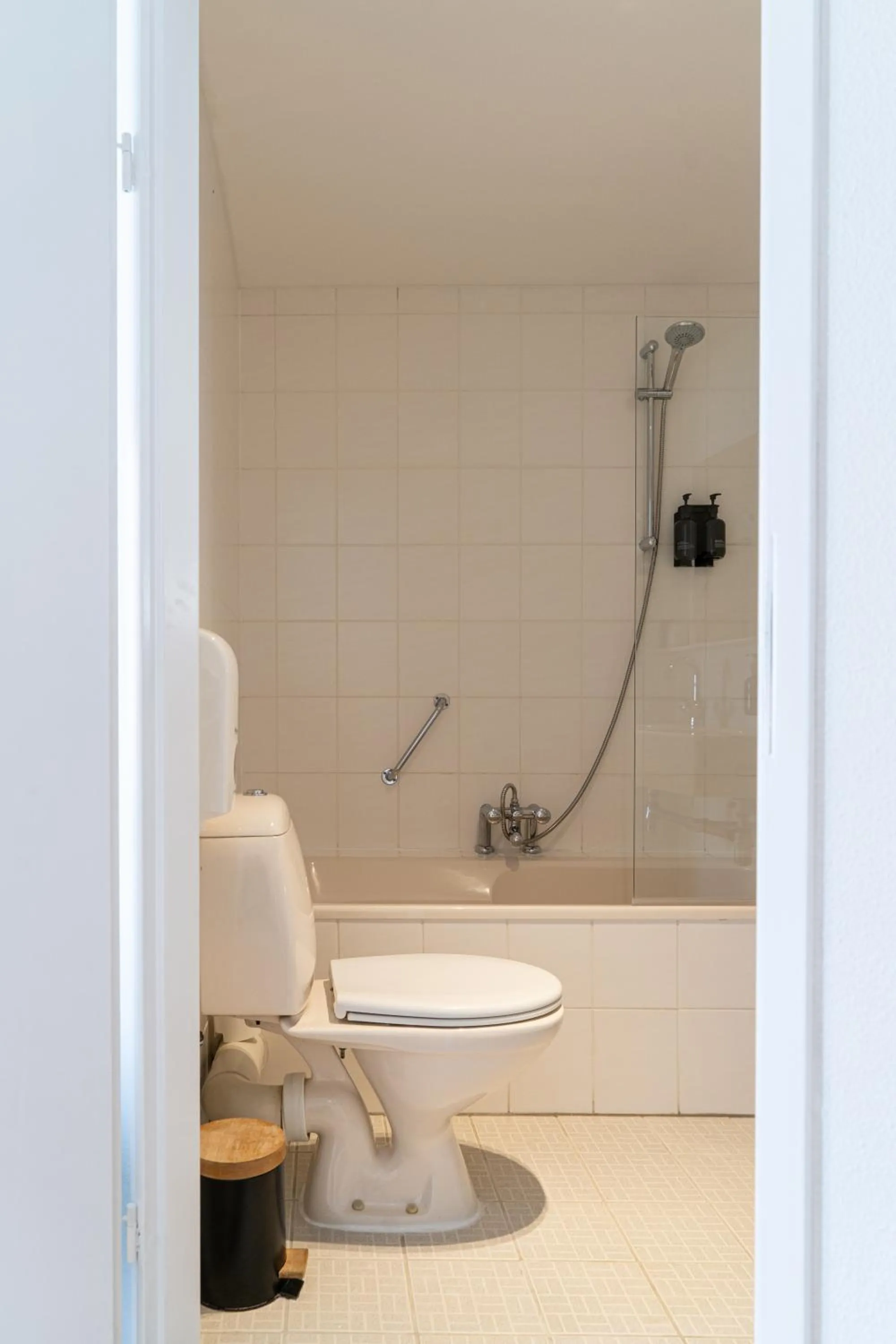 Shower in Hotel de Duif Lisse - Keukenhof