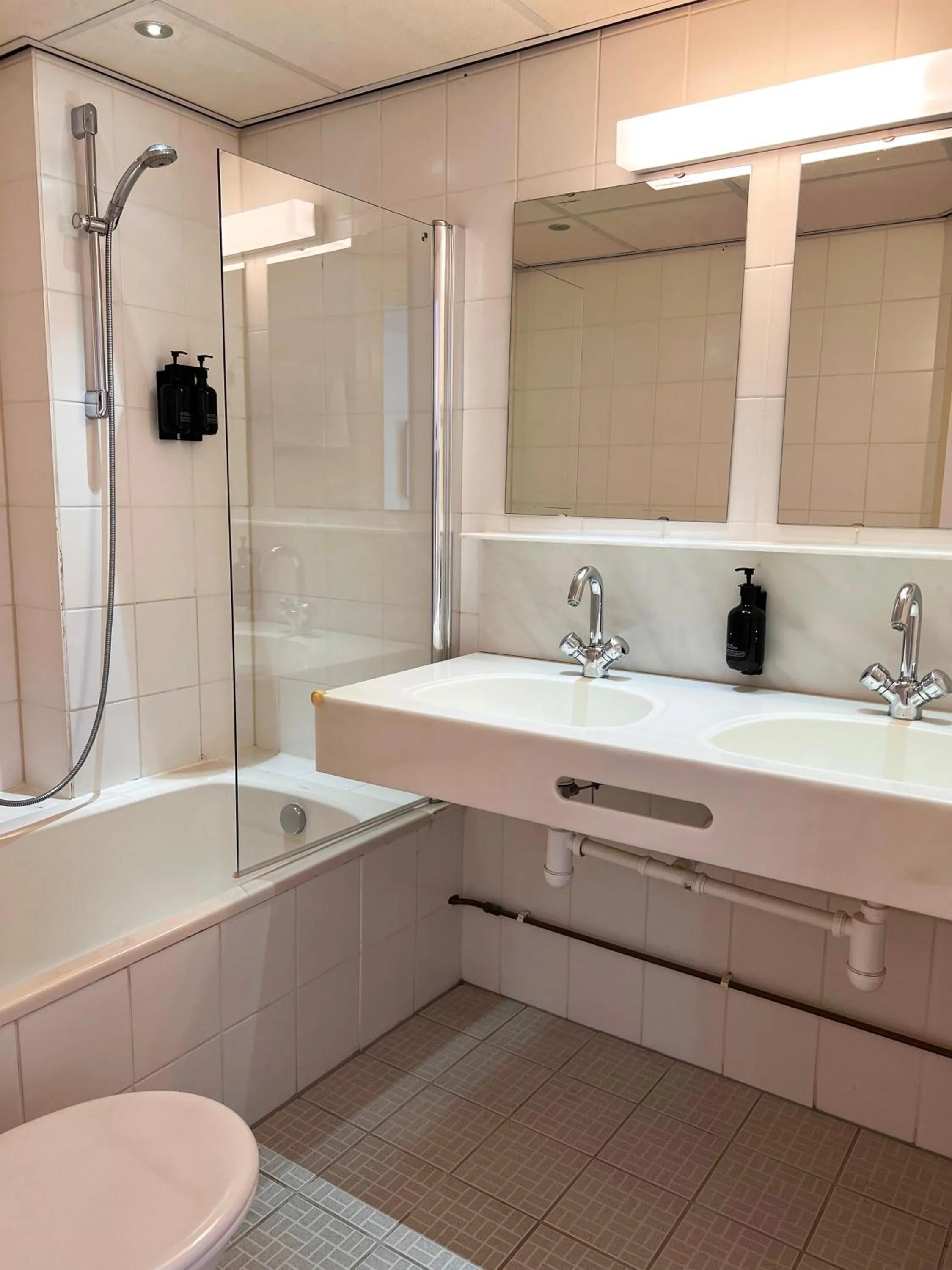 Bathroom in Hotel de Duif Lisse - Keukenhof