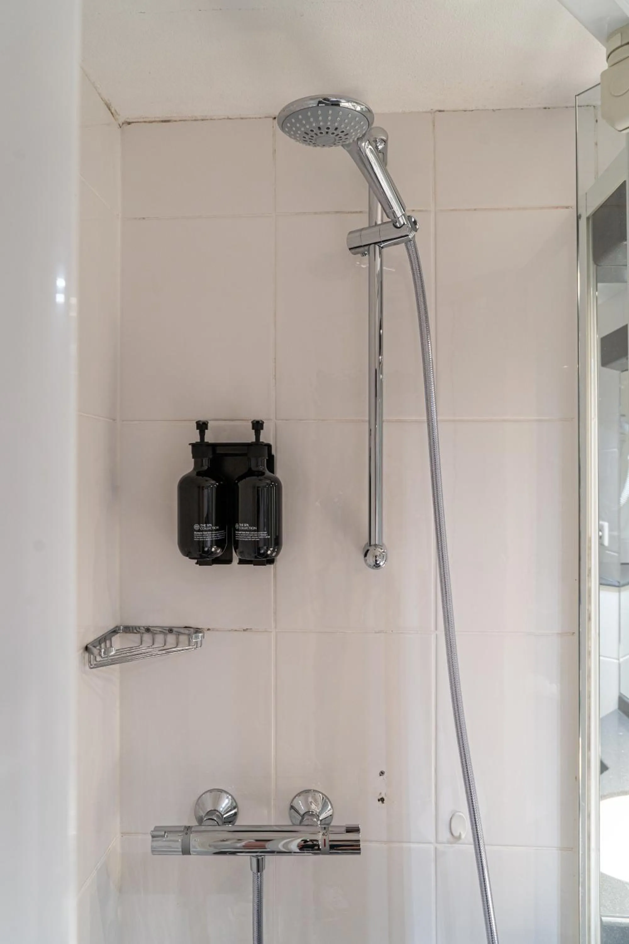 Shower in Hotel de Duif Lisse - Keukenhof