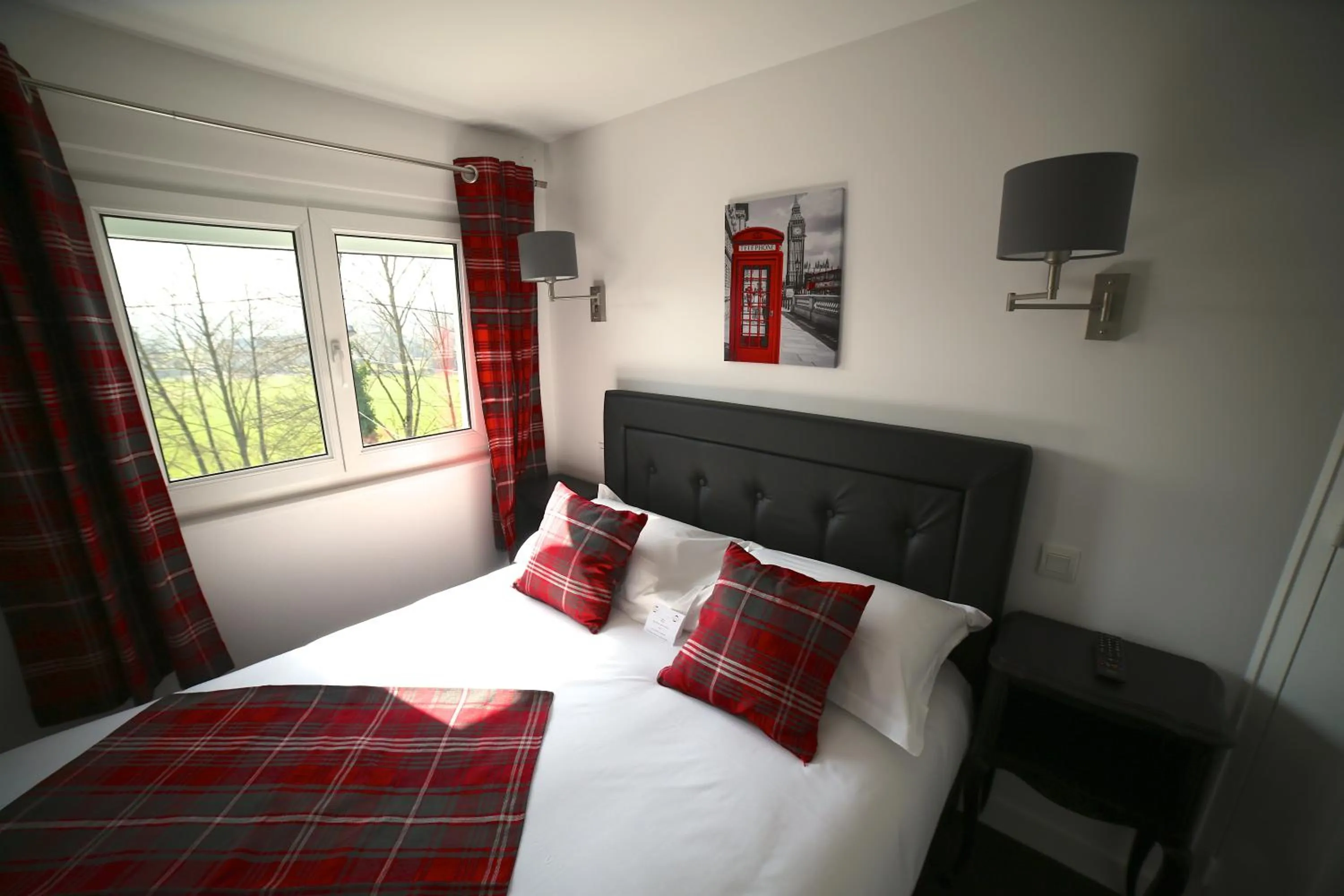 Bed in Hotel Restaurant Le Lion d'Or