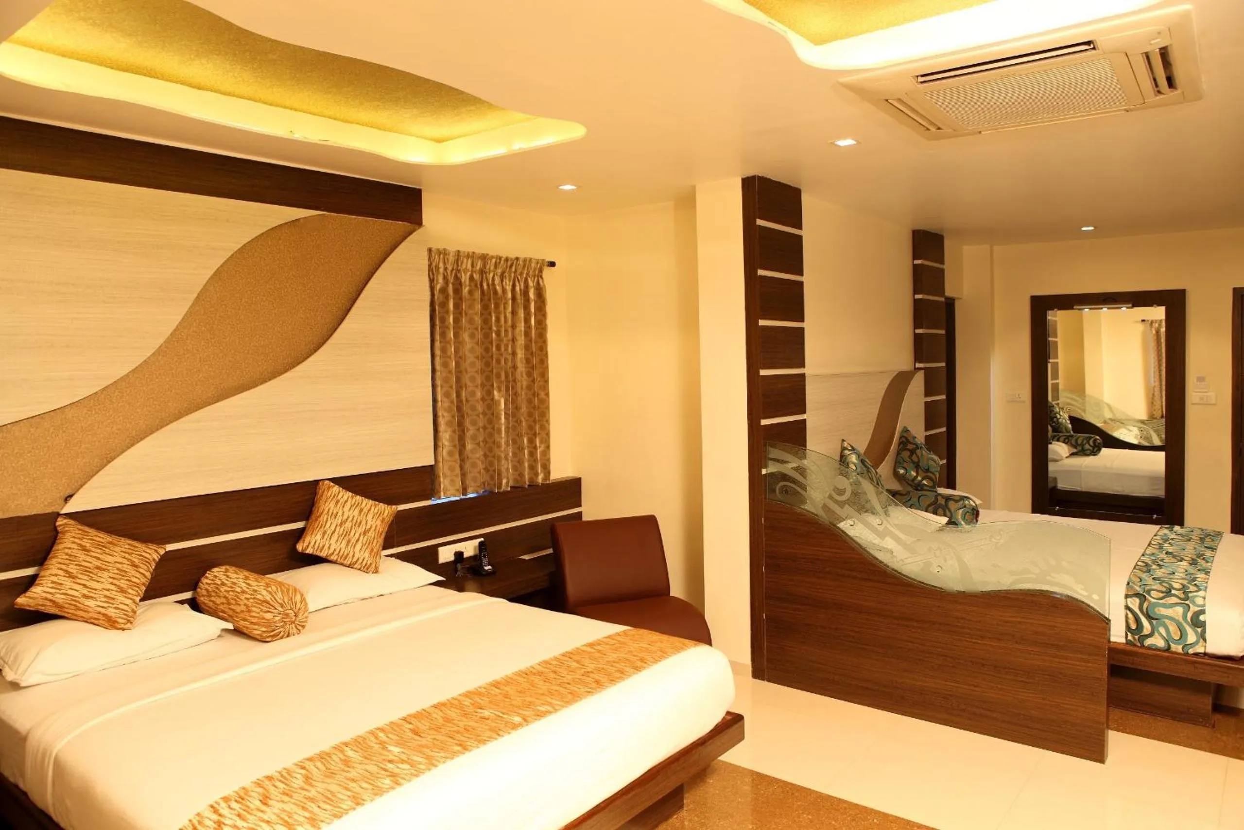 Photo of the whole room, Bed in SBS Grand