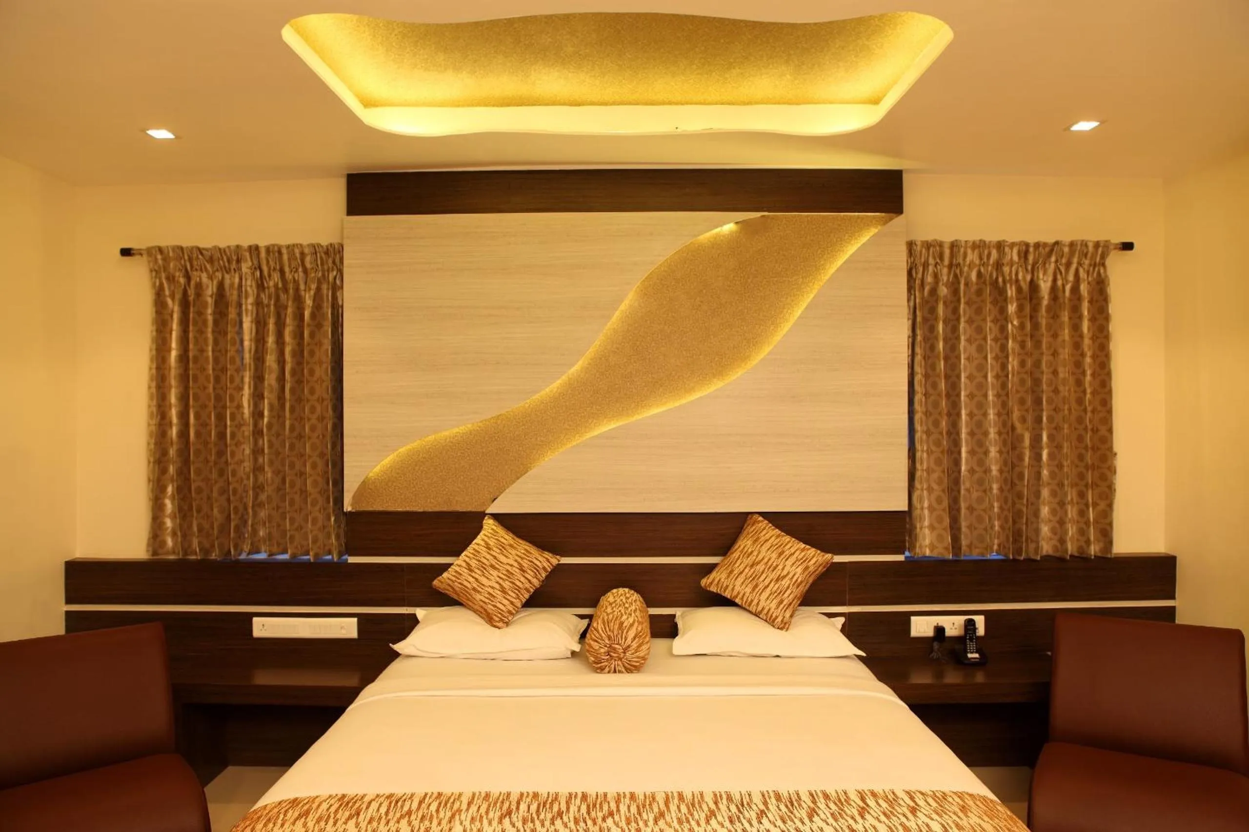 Photo of the whole room, Bed in SBS Grand