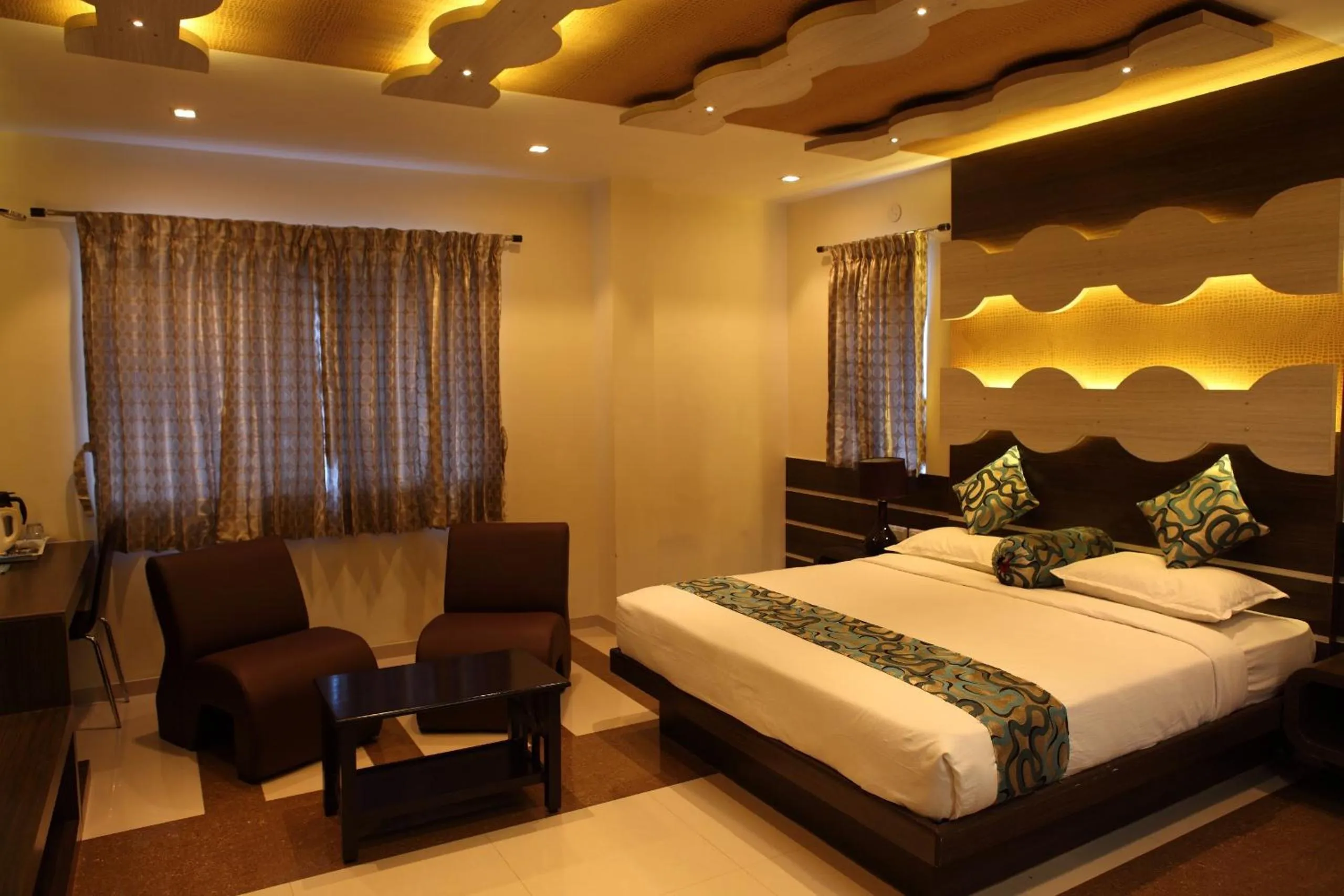 Photo of the whole room, Bed in SBS Grand