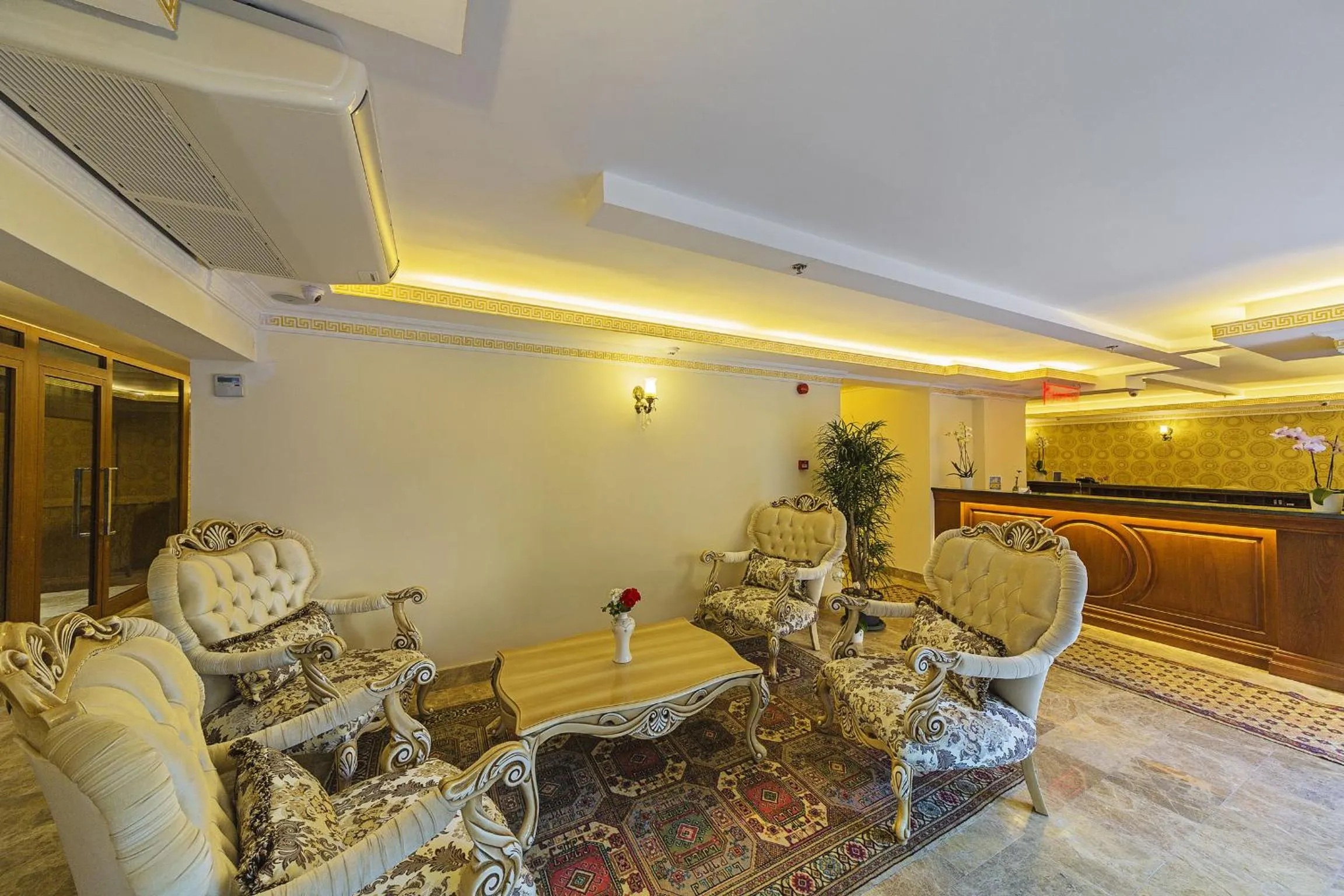 Lobby or reception in Lausos Palace Hotel Şişli