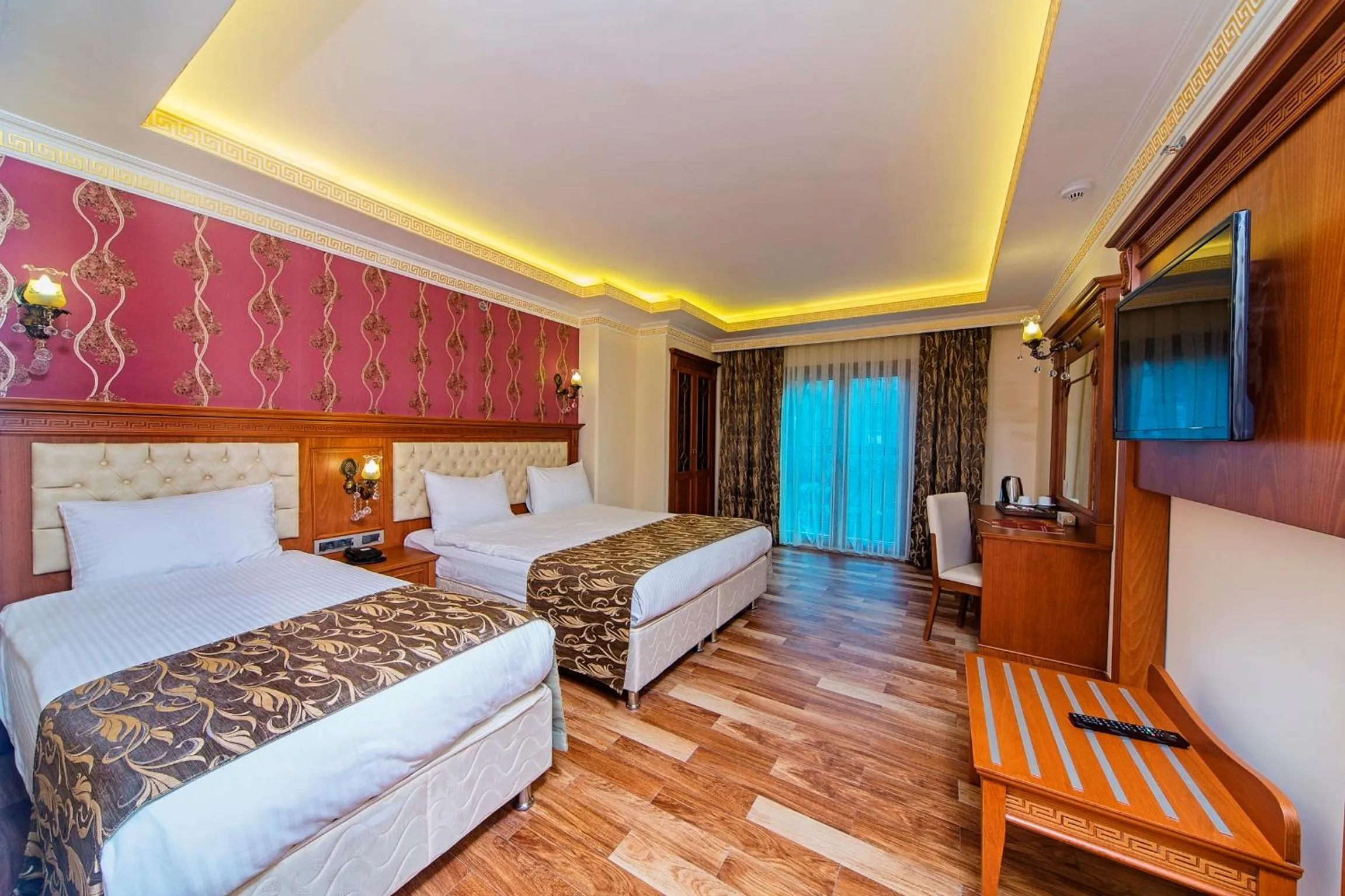 Photo of the whole room, Bed in Lausos Palace Hotel Şişli