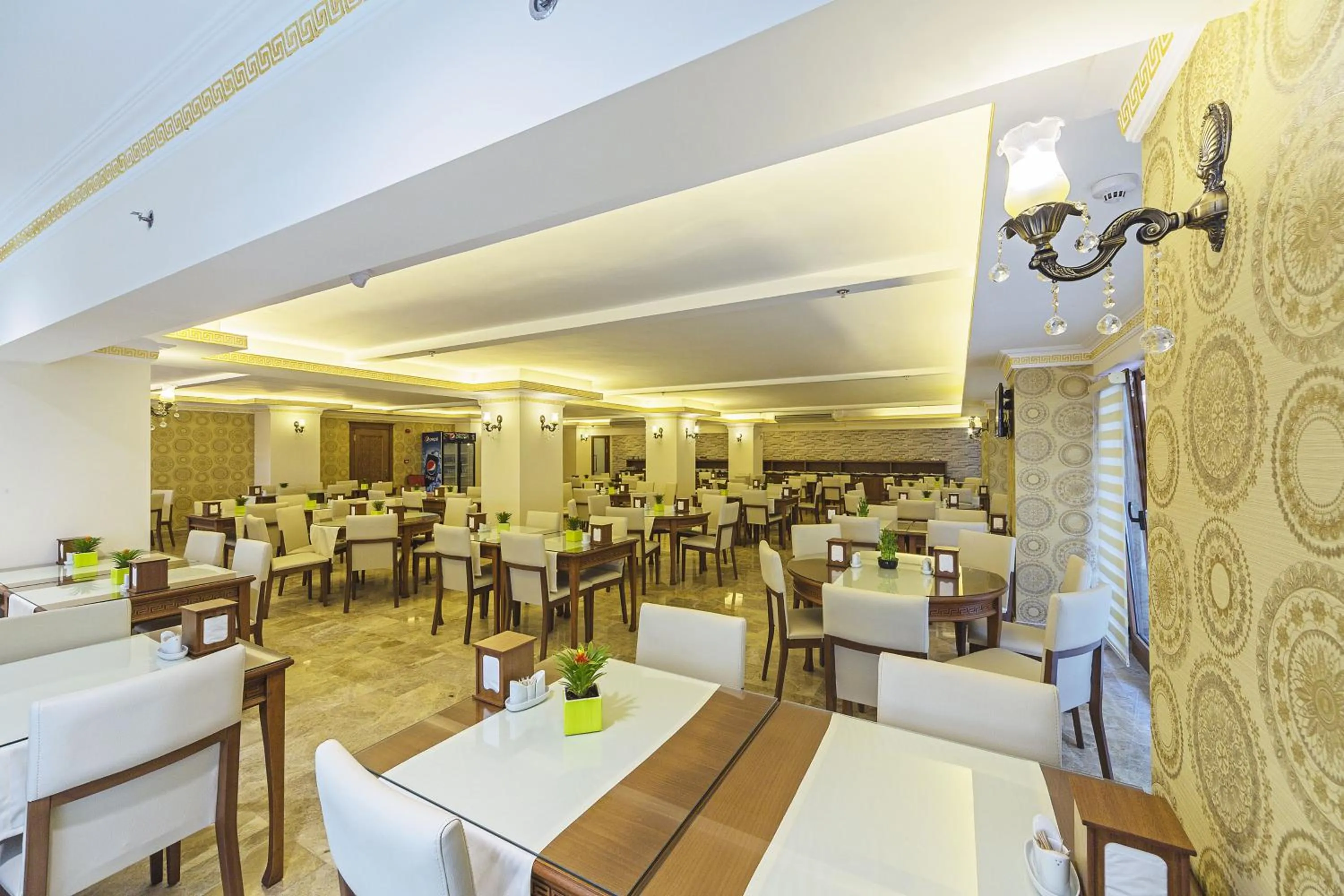 Restaurant/places to eat in Lausos Palace Hotel Şişli