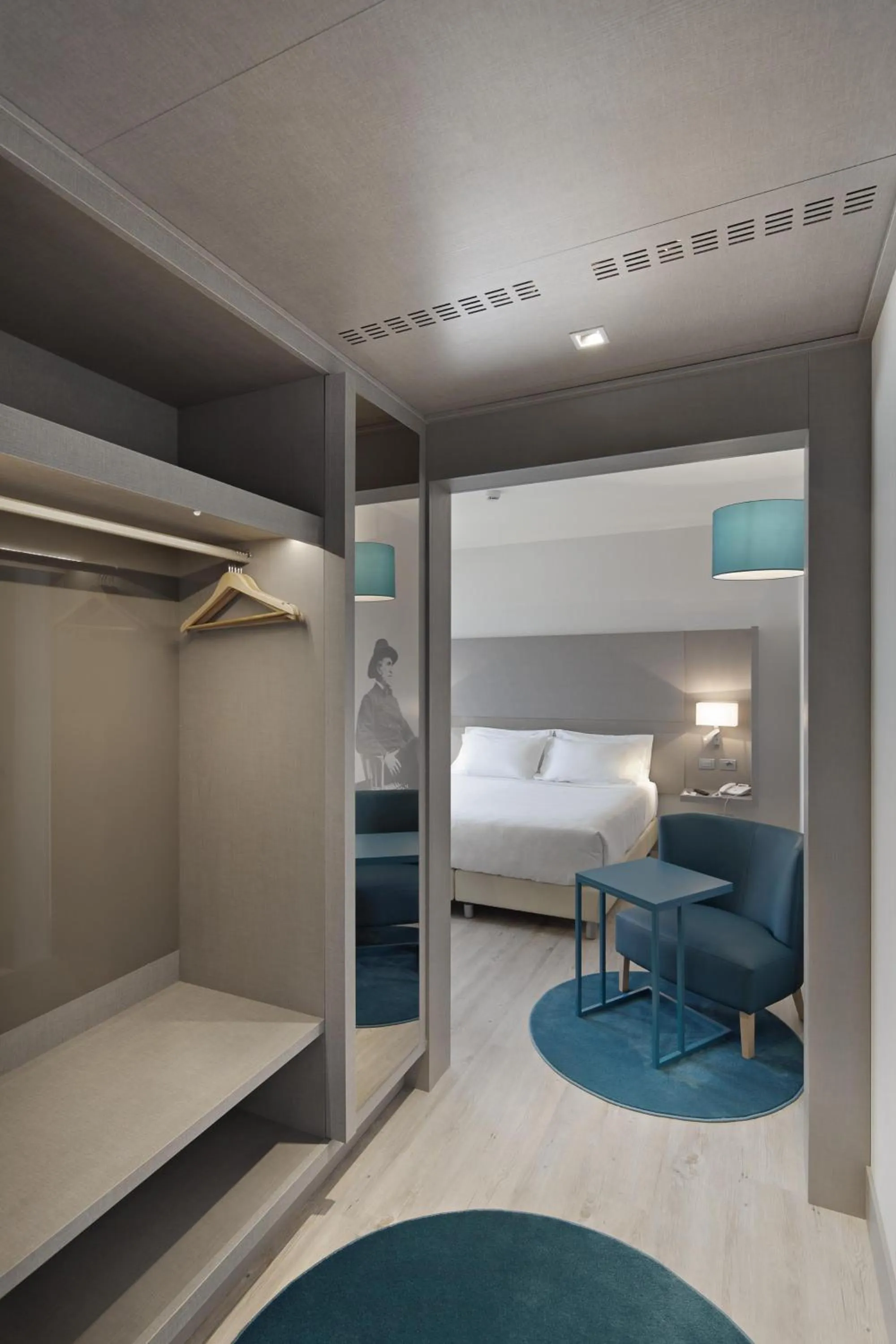 Bedroom, Bed in NH Parma