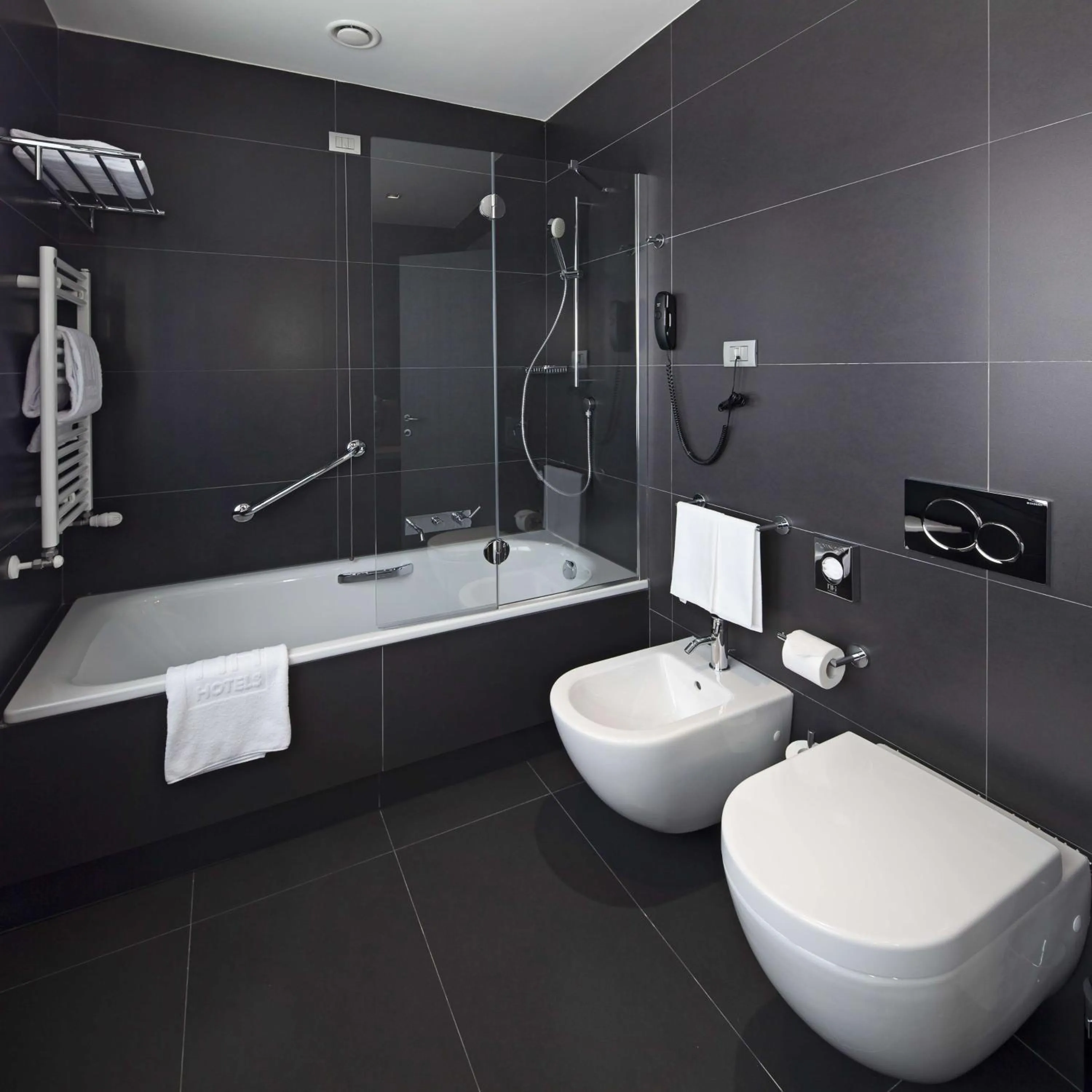 Bathroom in NH Parma