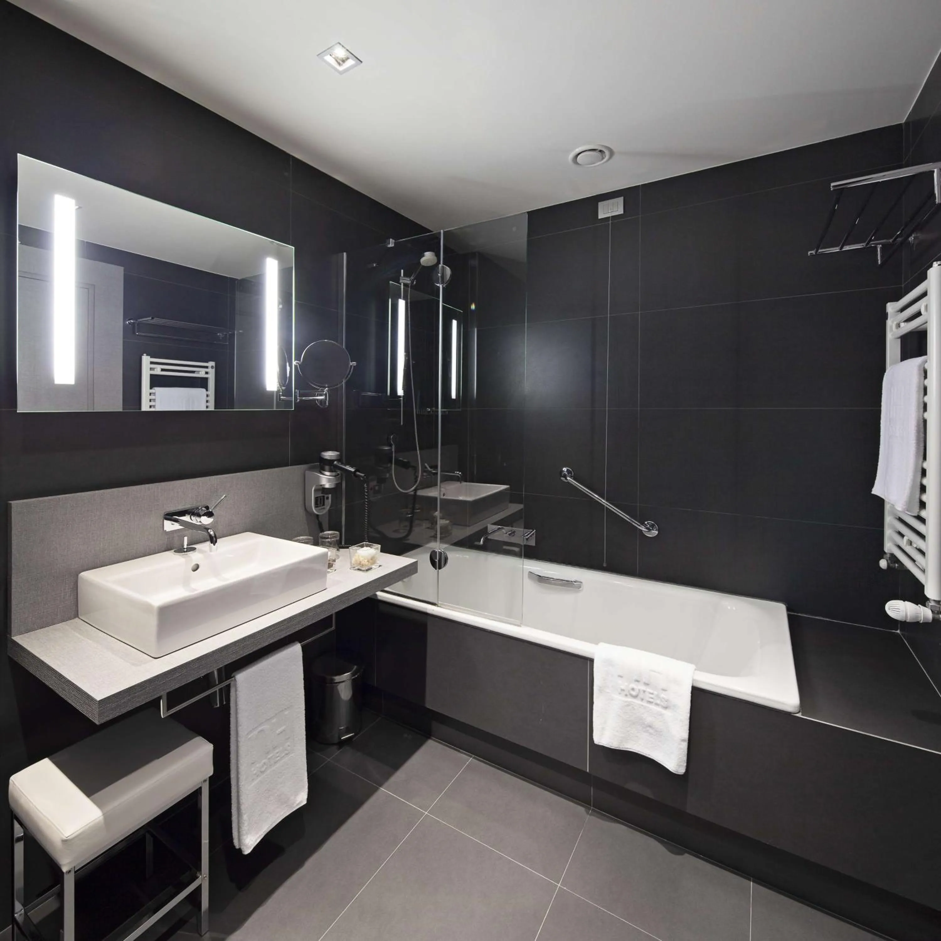 Bathroom in NH Parma