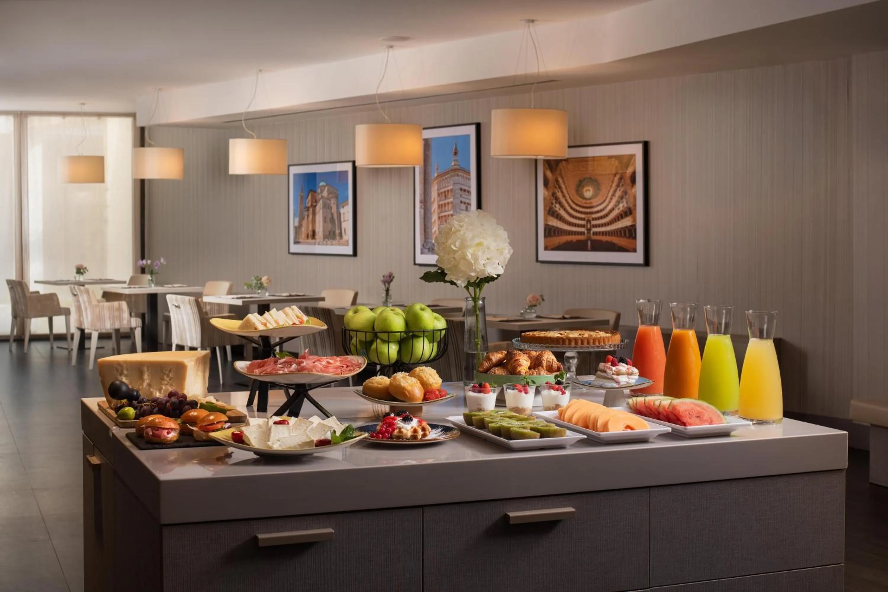 Restaurant/places to eat in NH Parma