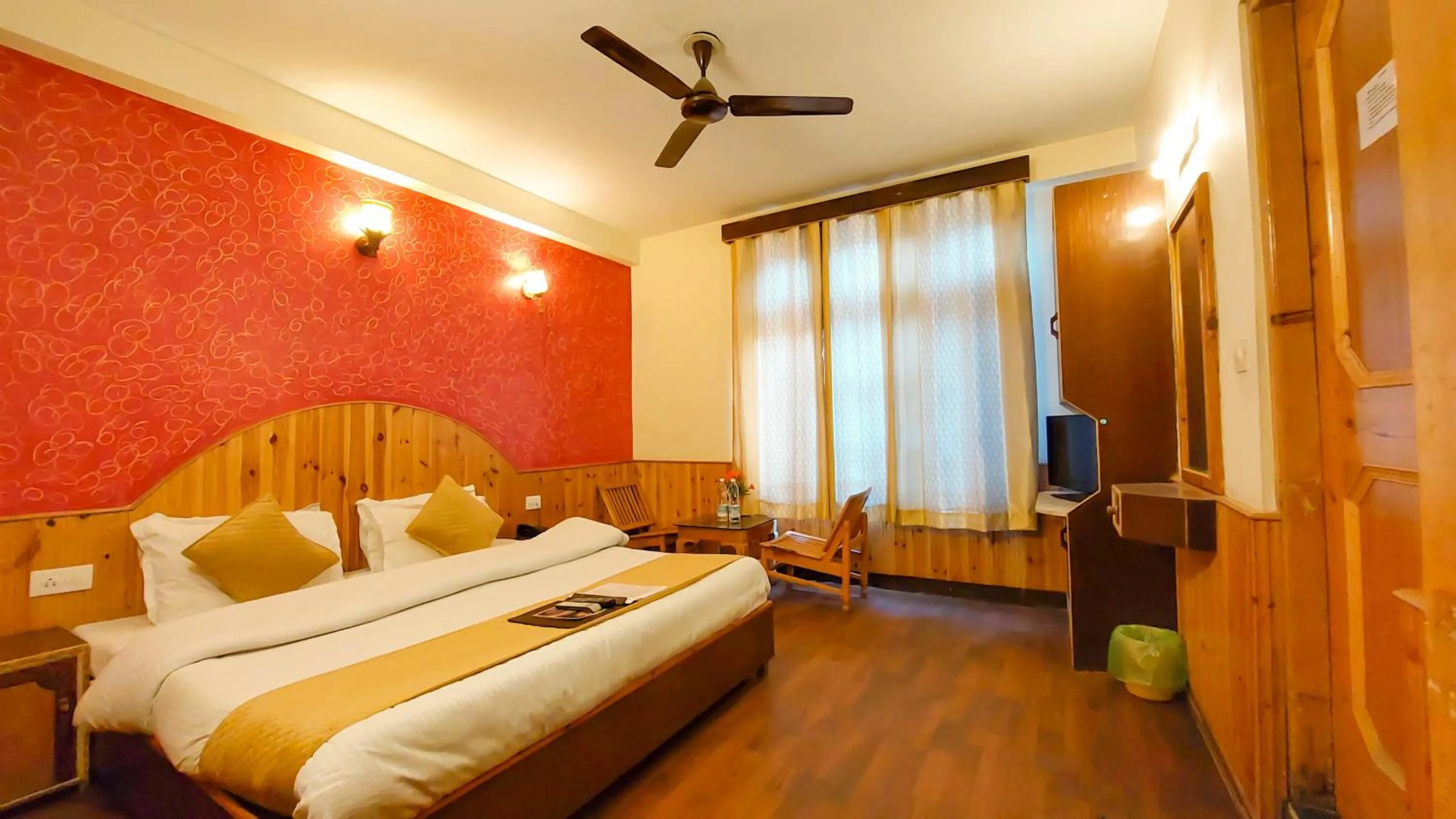 Photo of the whole room in Ride At Hill-Nihal Hotel & Cottage