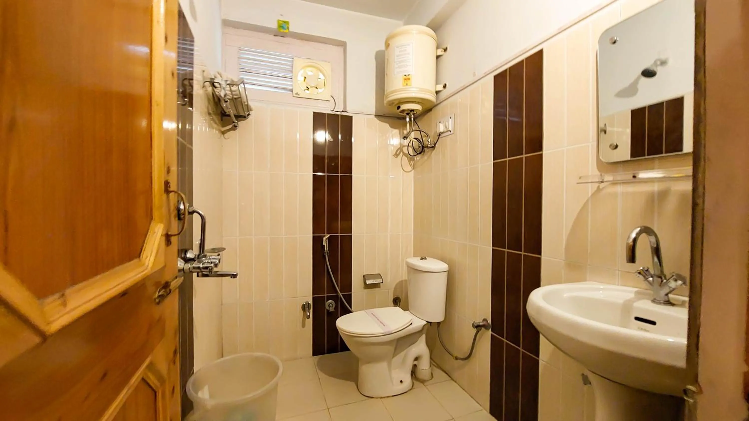 Toilet in Ride At Hill-Nihal Hotel & Cottage