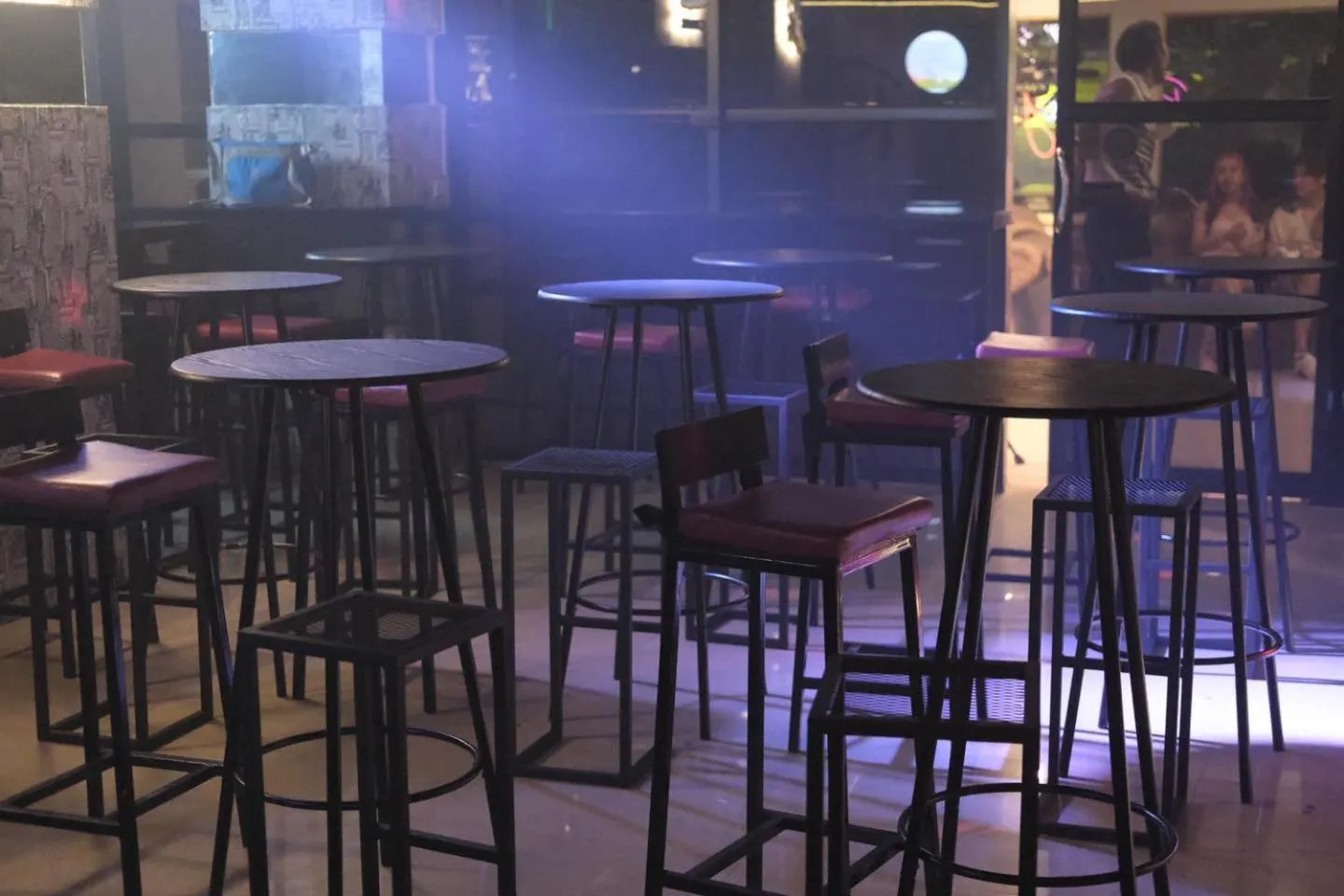 Restaurant/places to eat in Varindavan Park Serviced Residence