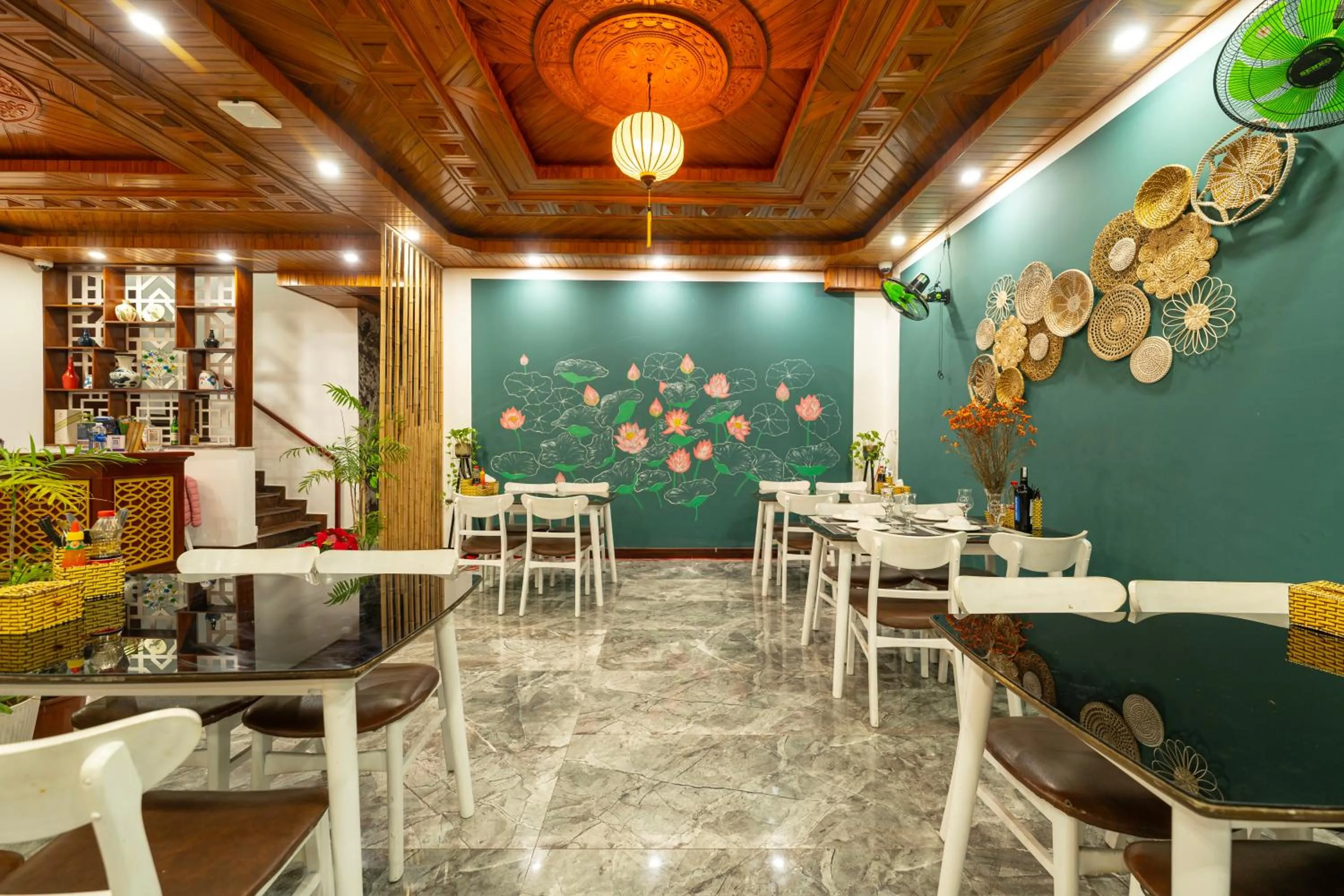 Restaurant/places to eat in May Boutique Villa Hội An