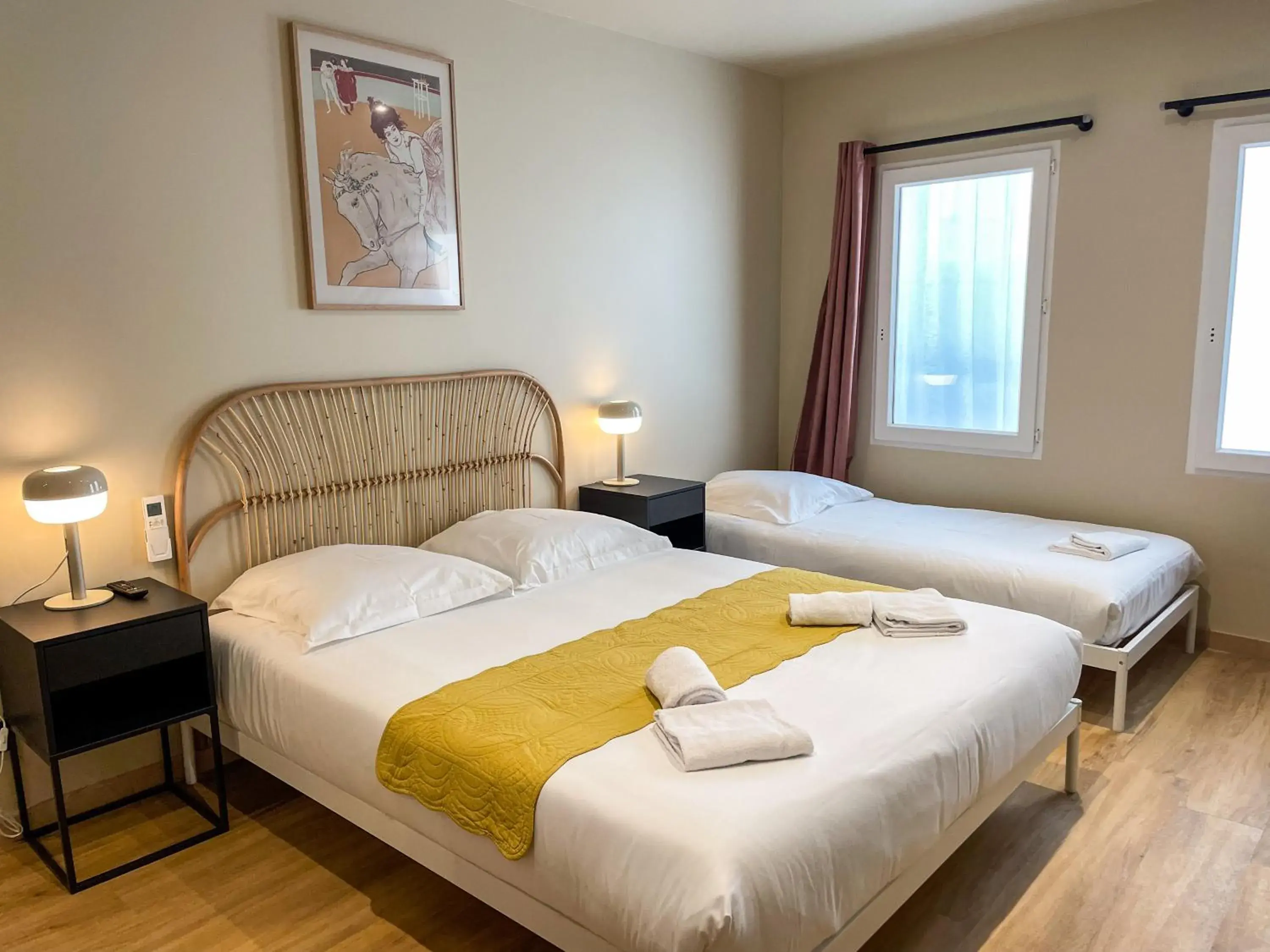 Triple Room in La Collégiale Triple Room in La Collégiale