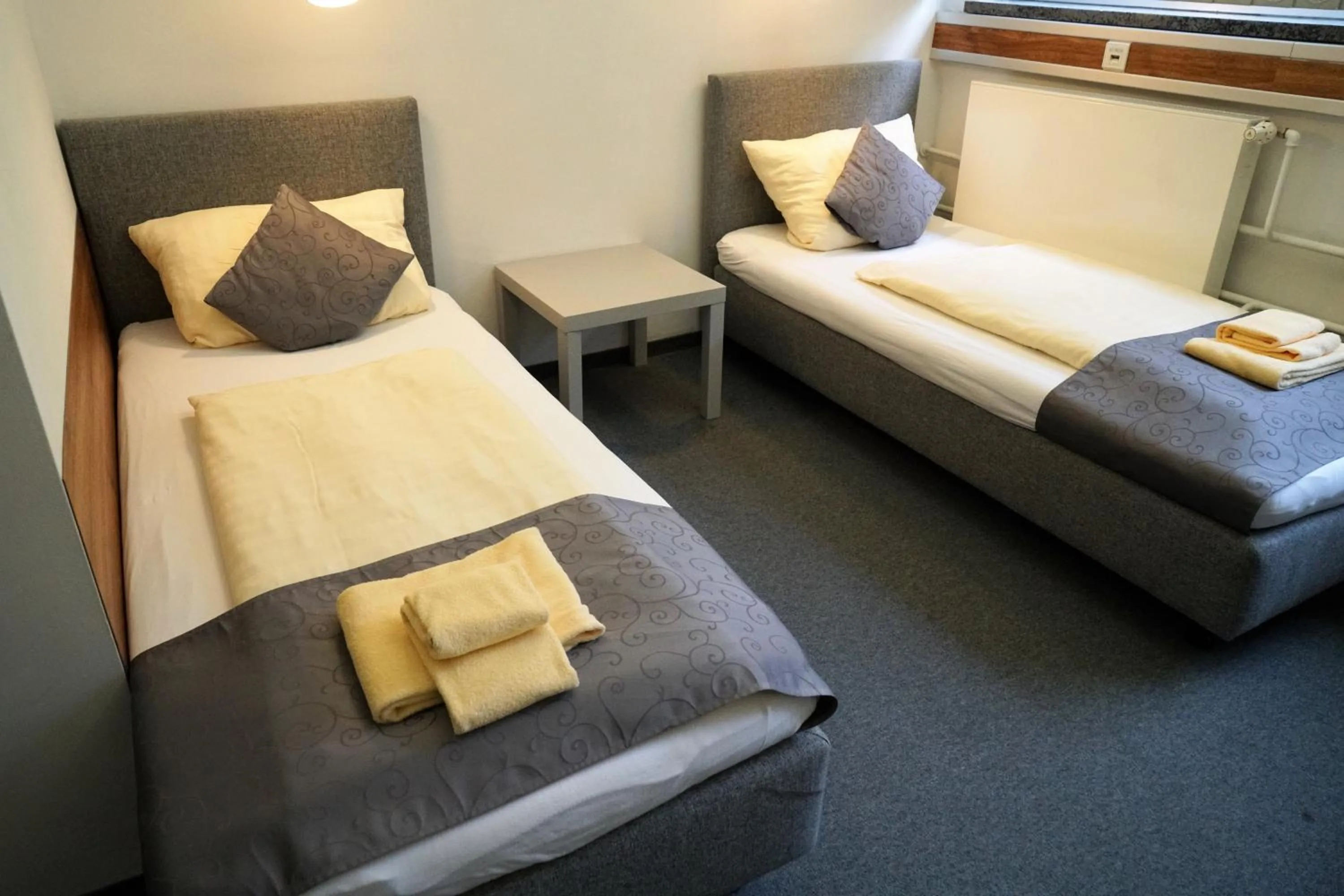 Photo of the whole room, Bed in CREO Munich City