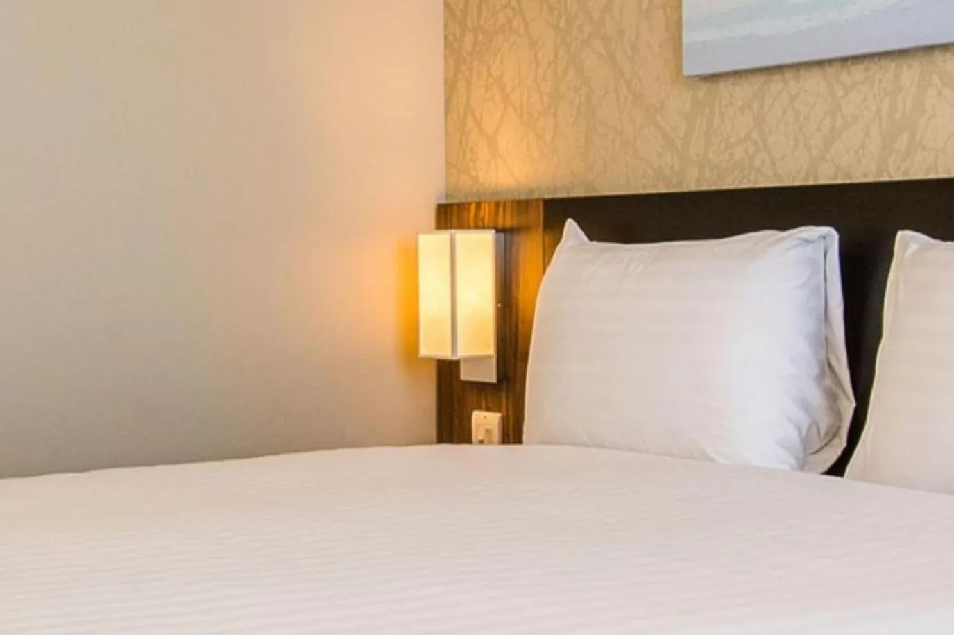 Bedroom, Bed in Kings Highway, Derby by Marston's Inns