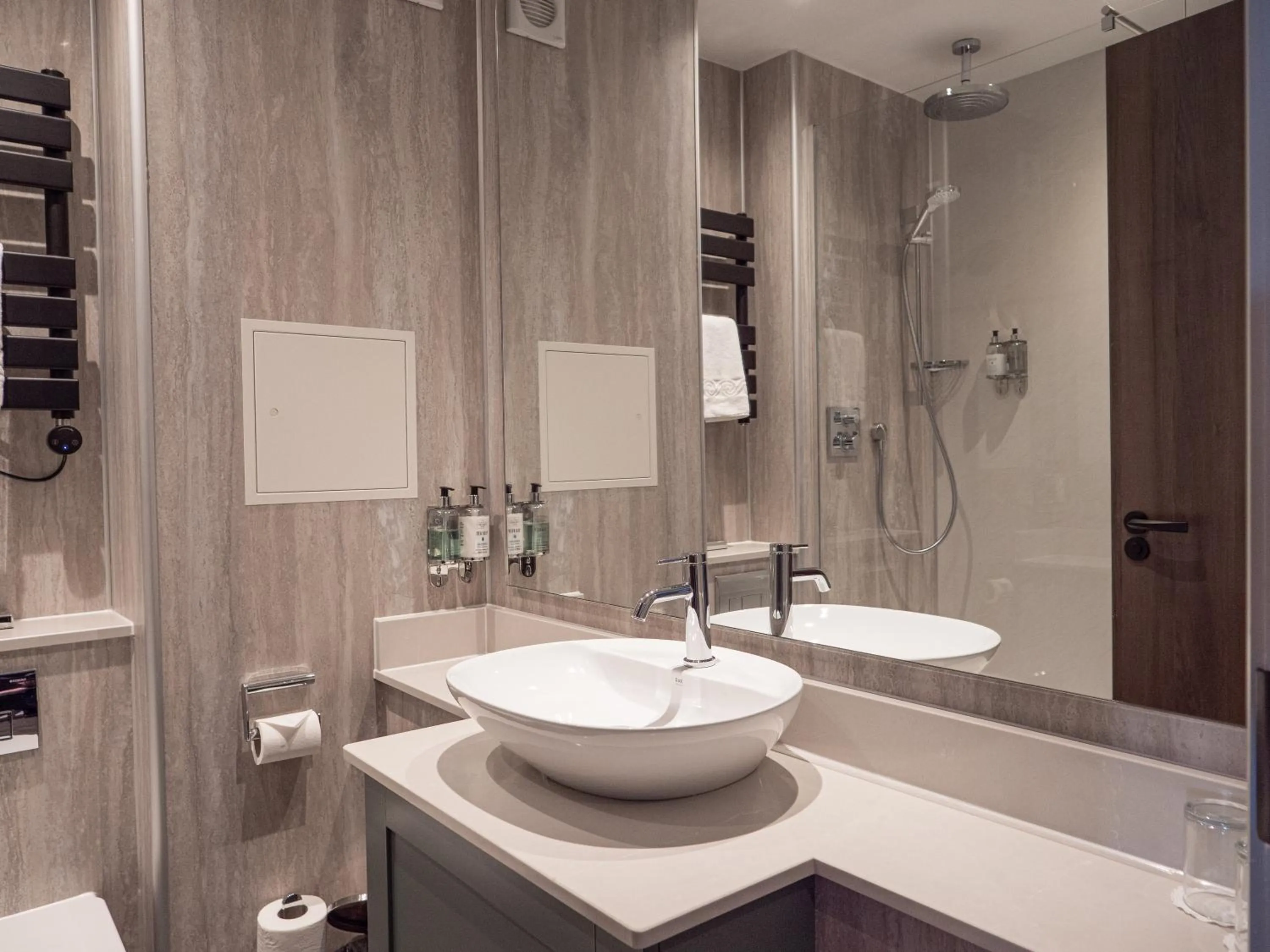 Bathroom in Gretna Hall Hotel