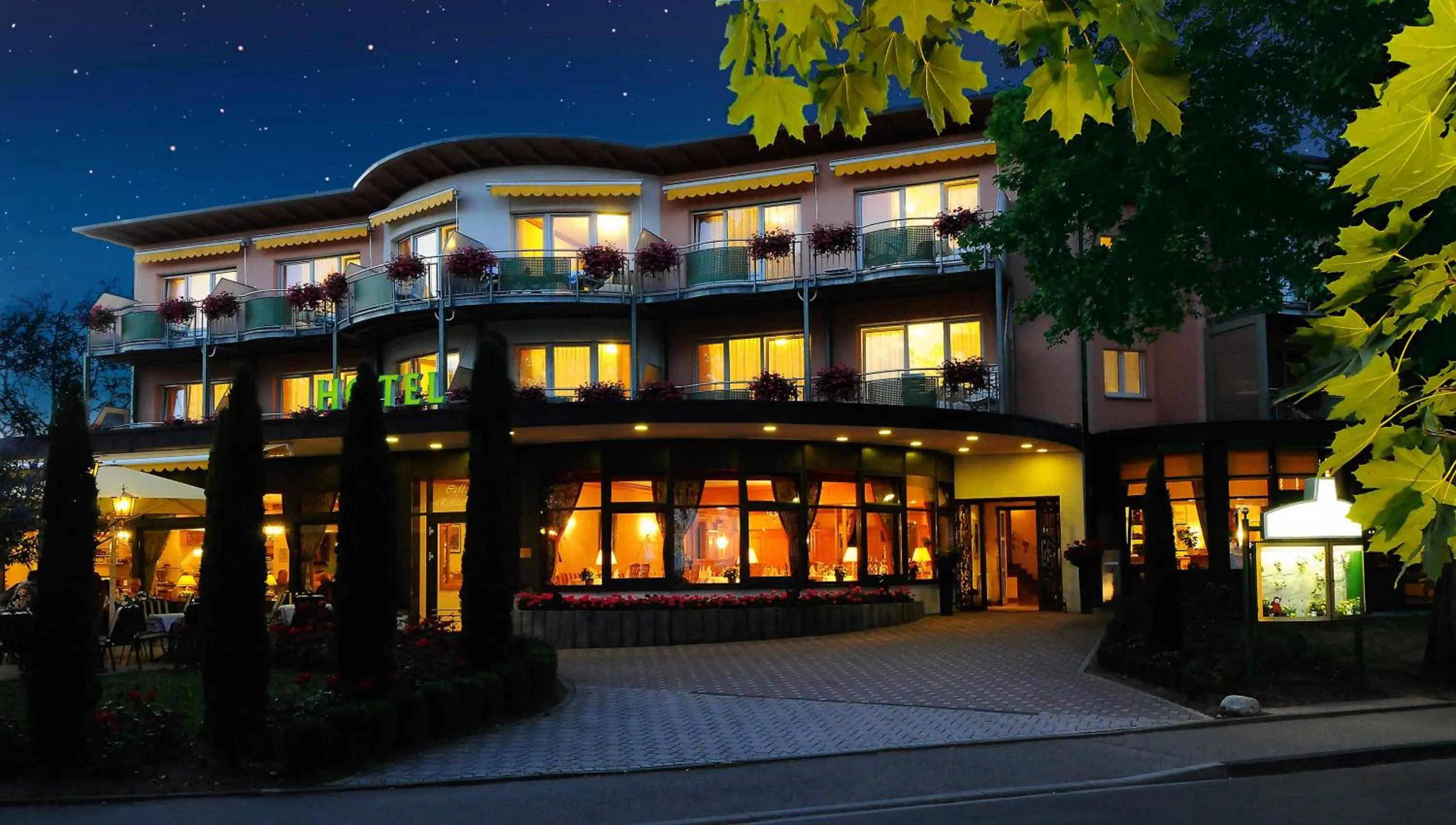 Property building in Parkhotel an der Therme