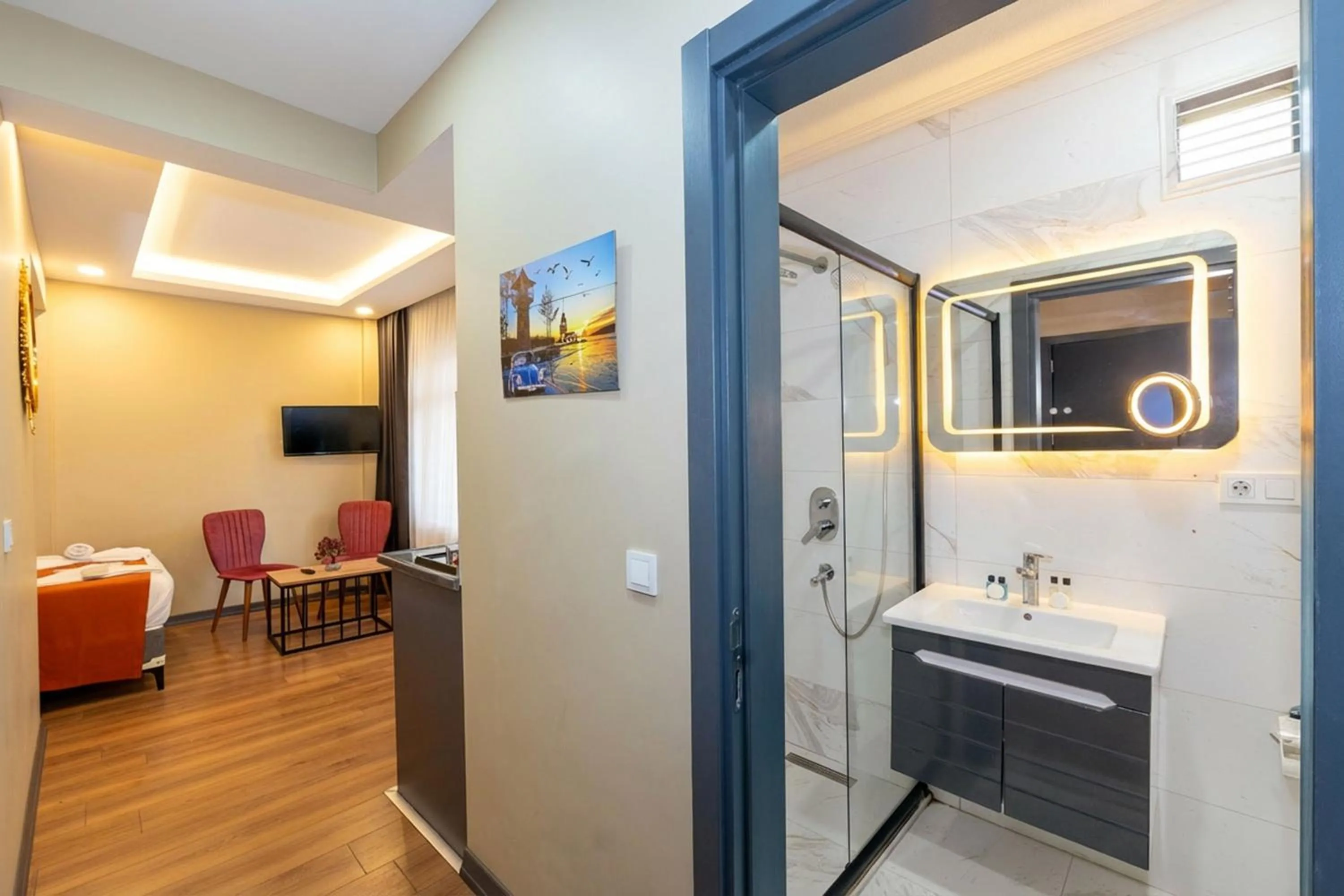 Photo of the whole room in hotel La Vitrine