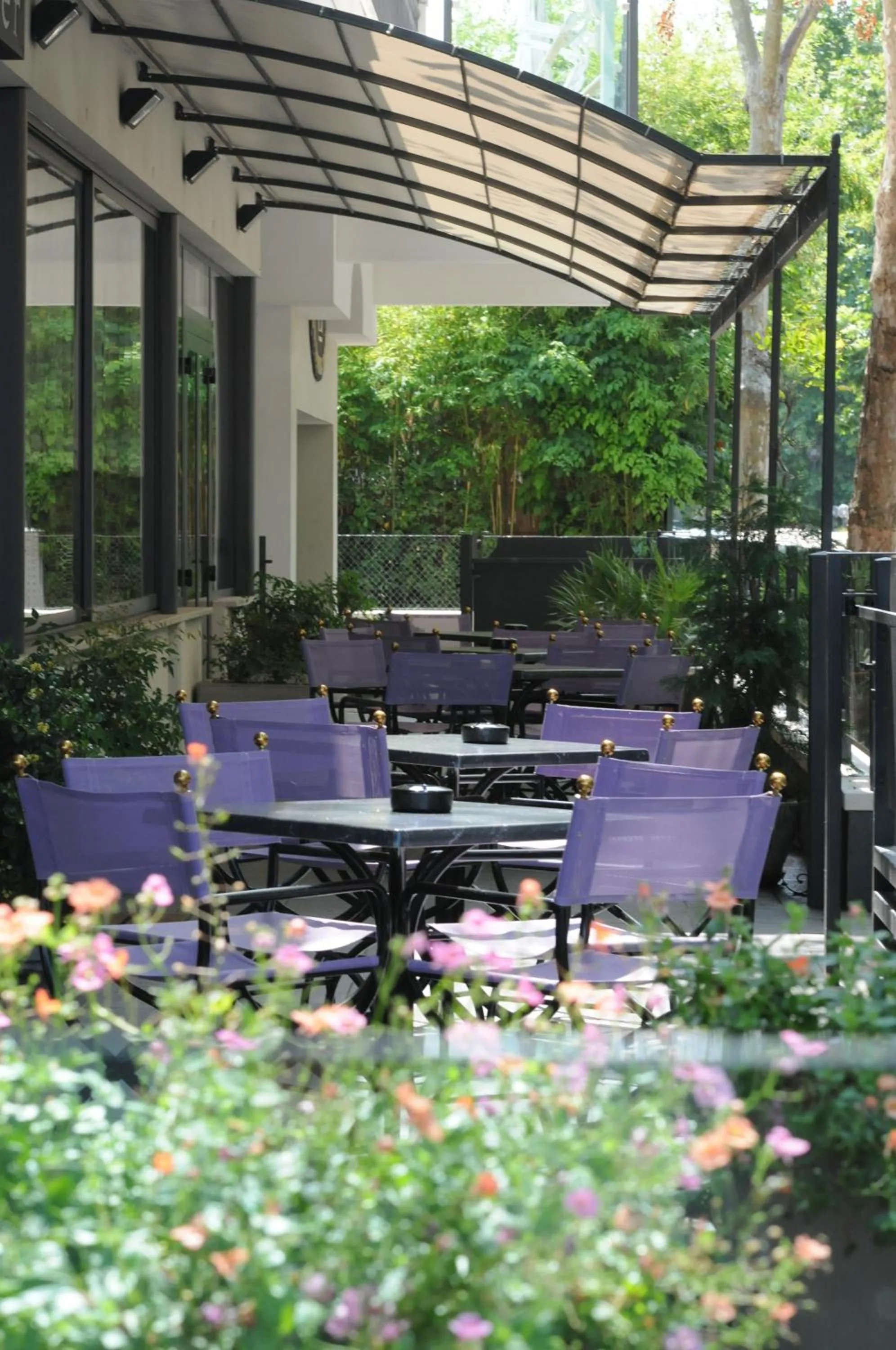 Restaurant/places to eat in Hotel Prater