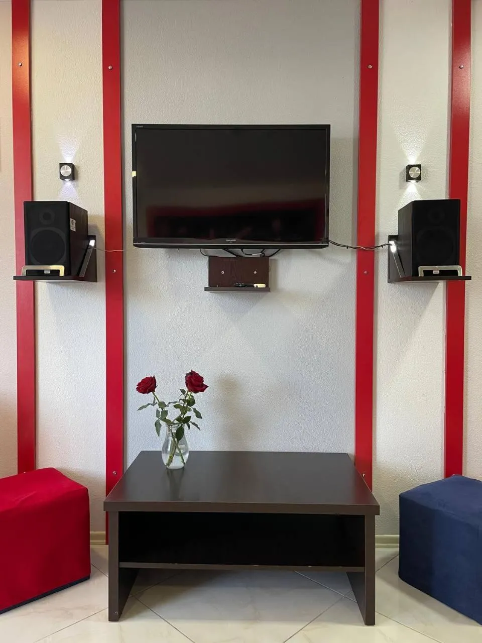 TV and multimedia in Rock Hotel First Line